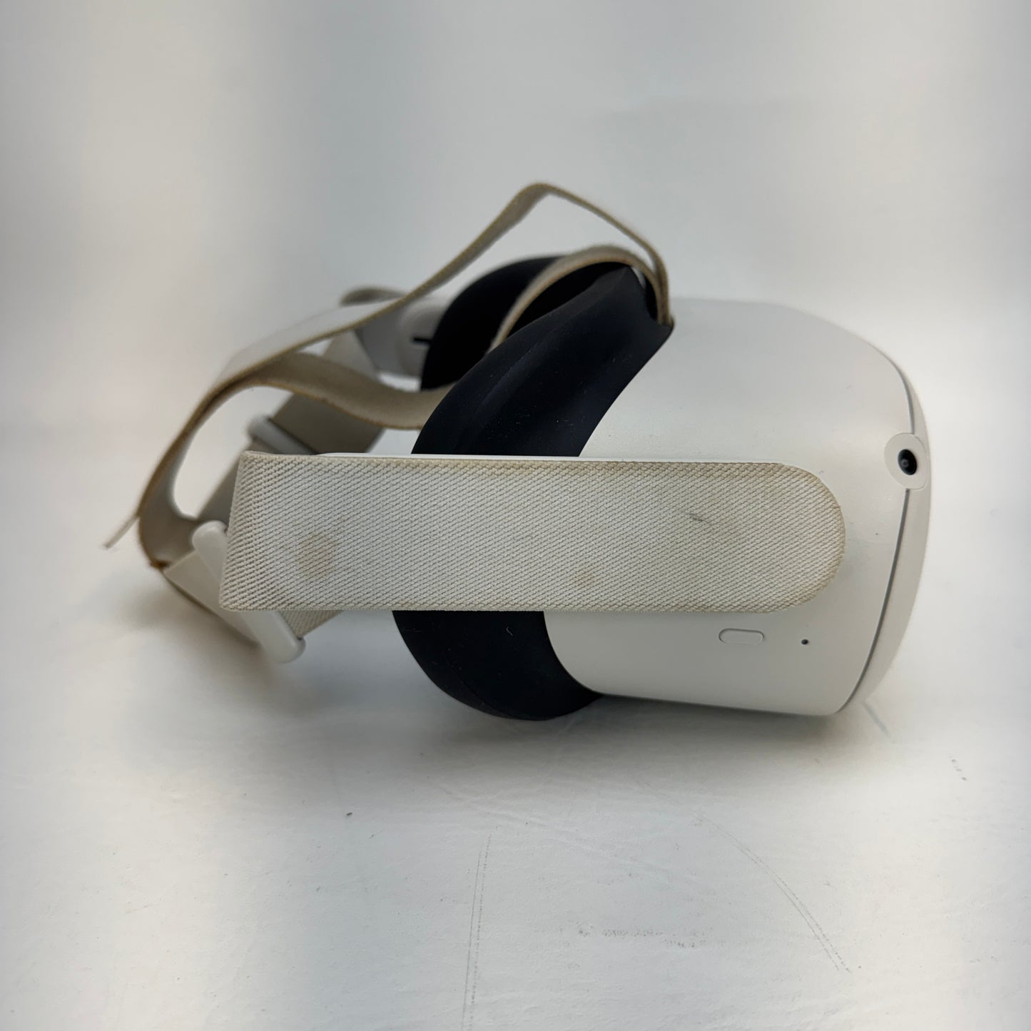 Meta Quest 2 64GB Standalone All-in-One VR Headset KW49CM