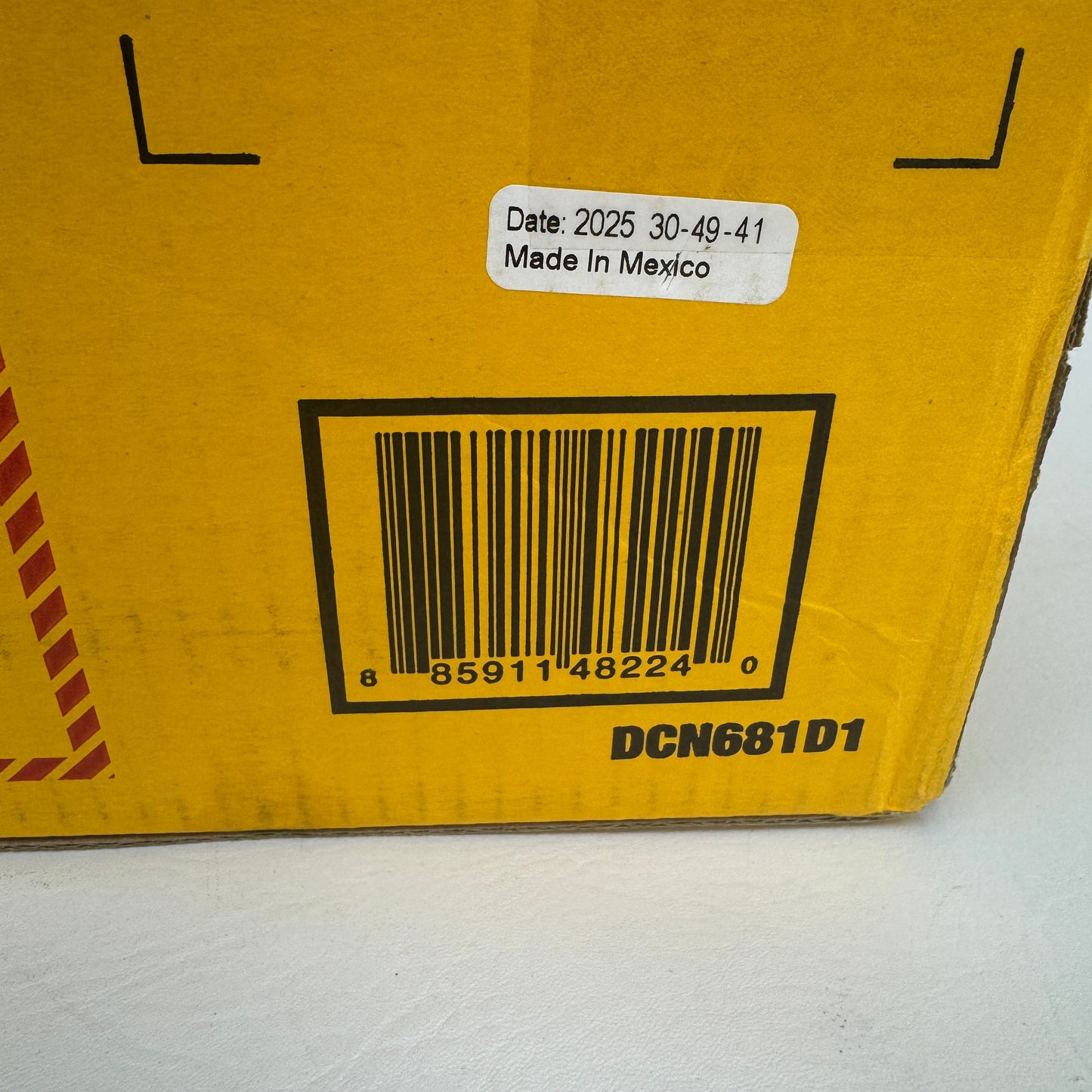 New DeWalt DCN681D1 20V MAX 18GA Stapler
