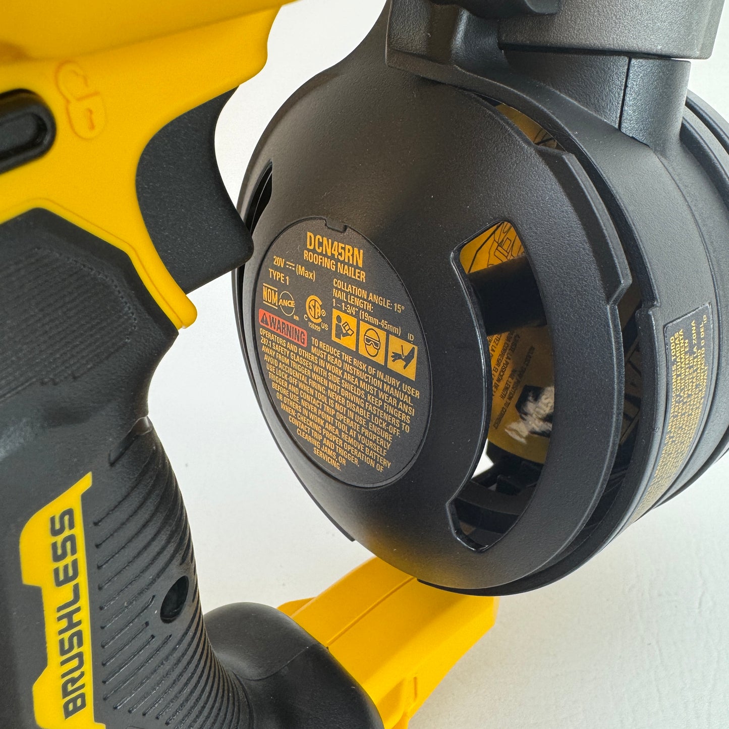 DeWalt DCN45RND1 20V MAX 15 Coil Roofer Nailer Kit