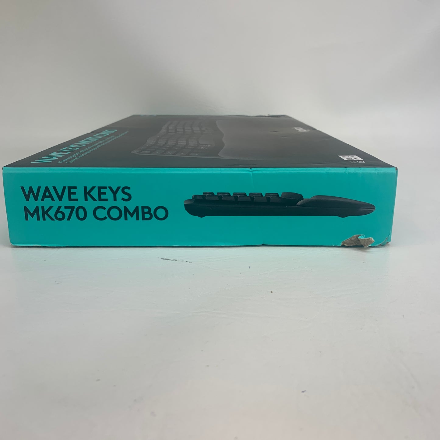 New Logitech Wave Keys MK670 Combo Keyboard and Mouse Combo