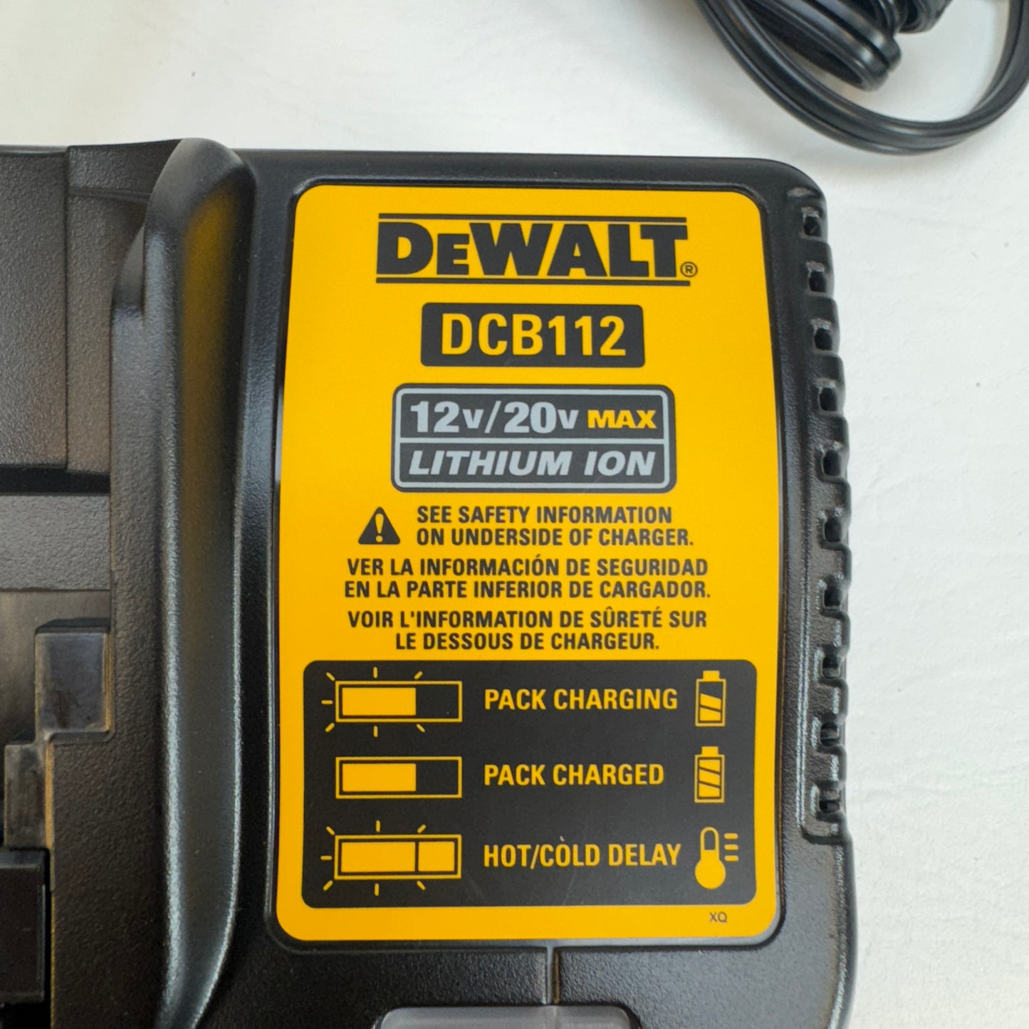 DeWalt DCN45RND1 20V MAX 15 Coil Roofer Nailer Kit