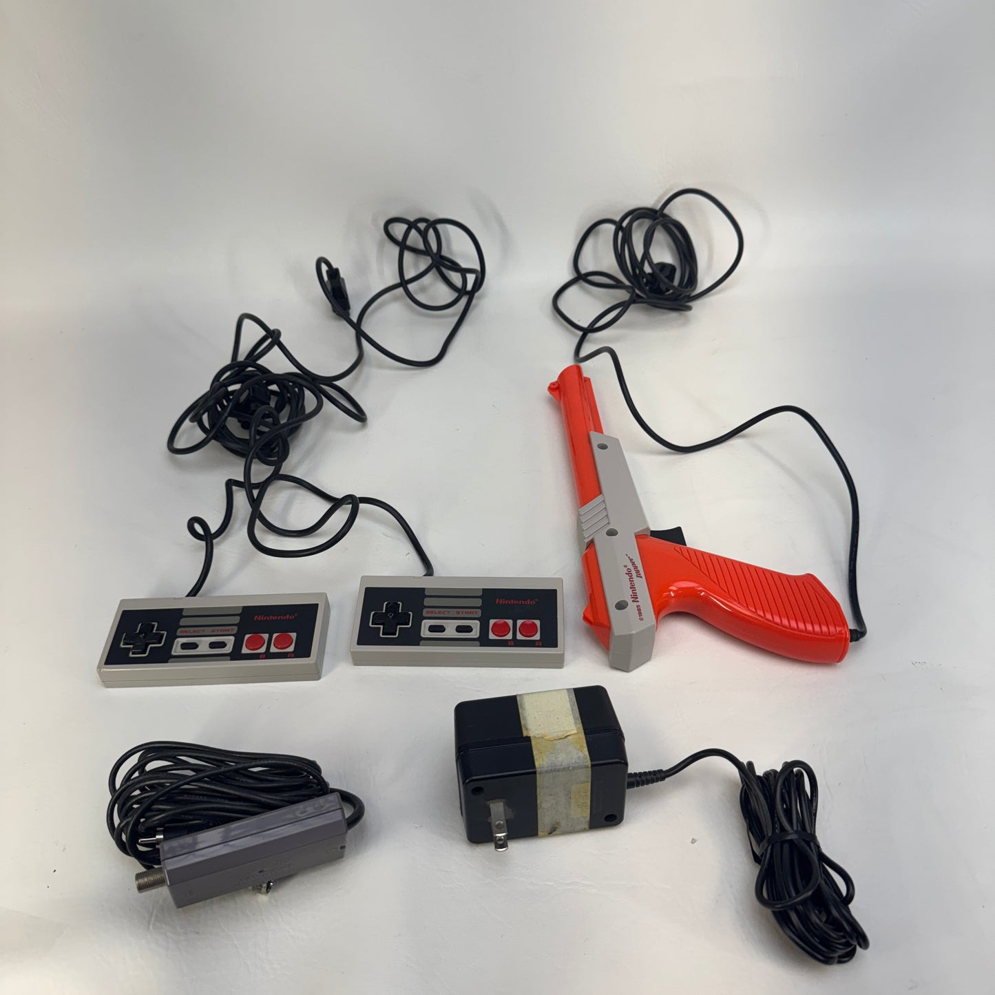 Nintendo Entertainment System NES Video Game Console NES-001 Gray