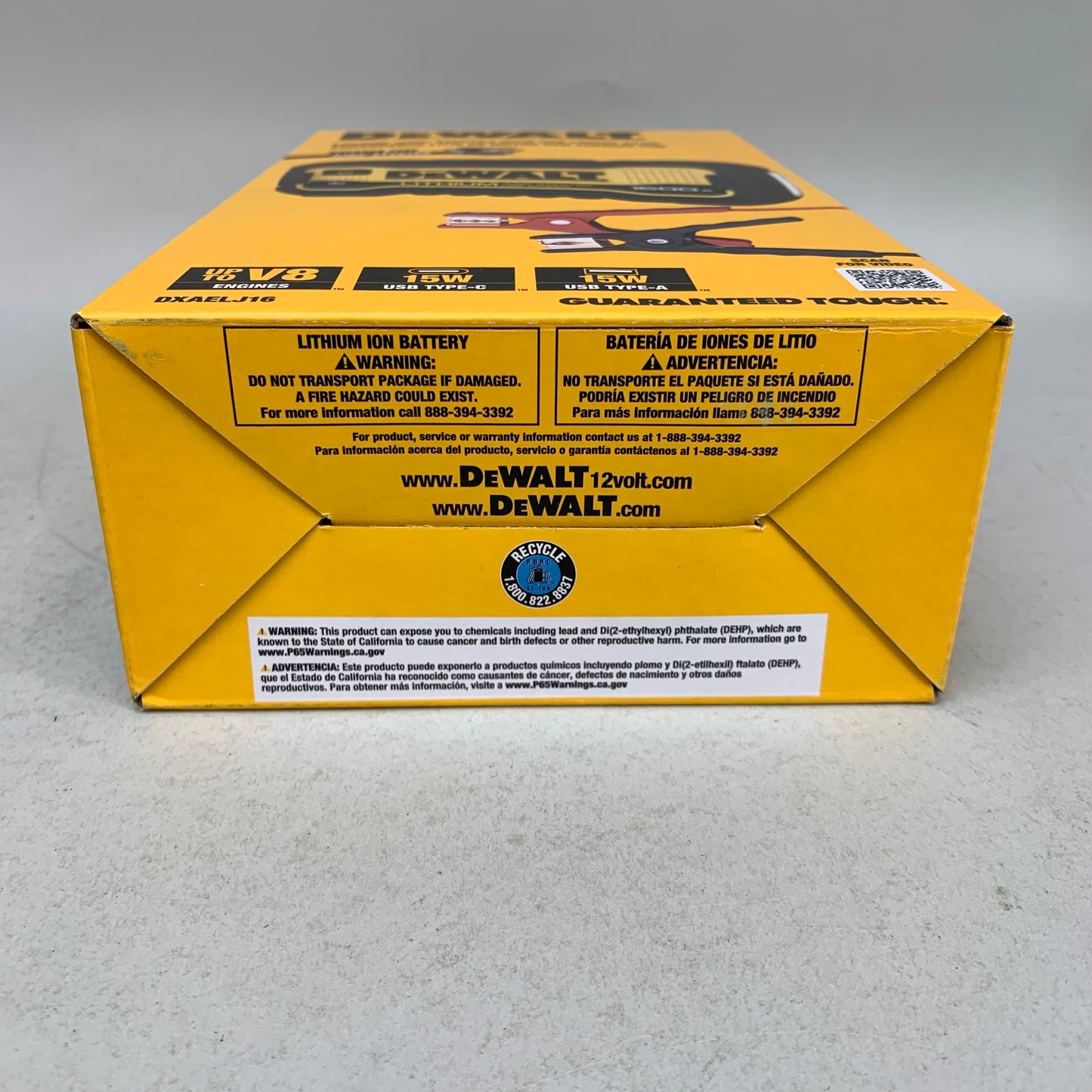 New DeWalt DXAELJ16 1600 AMP Lithium Jump Starter with USB Power Bank