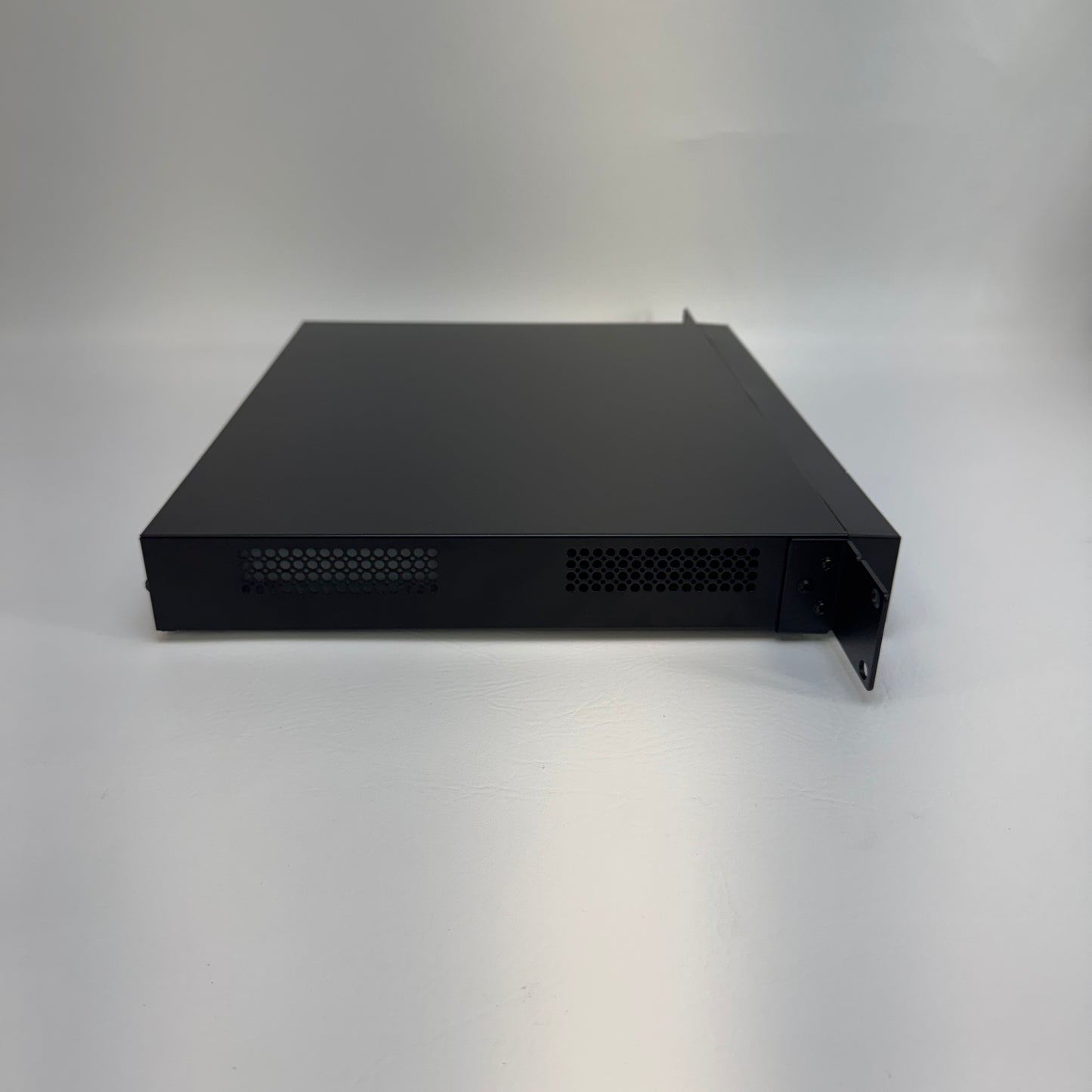 Hikvision Network Video Recorder ERI-K216-P16