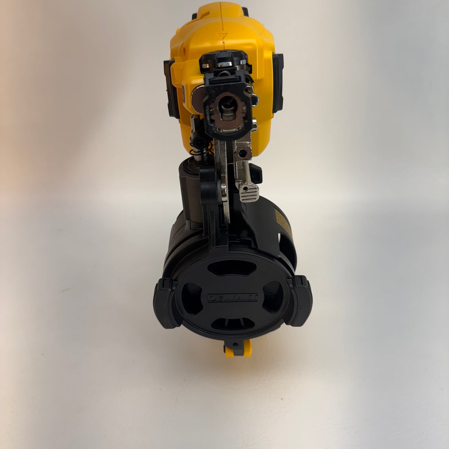 DeWalt DCN45RND1 20V MAX 15 Coil Roofer Nailer Kit