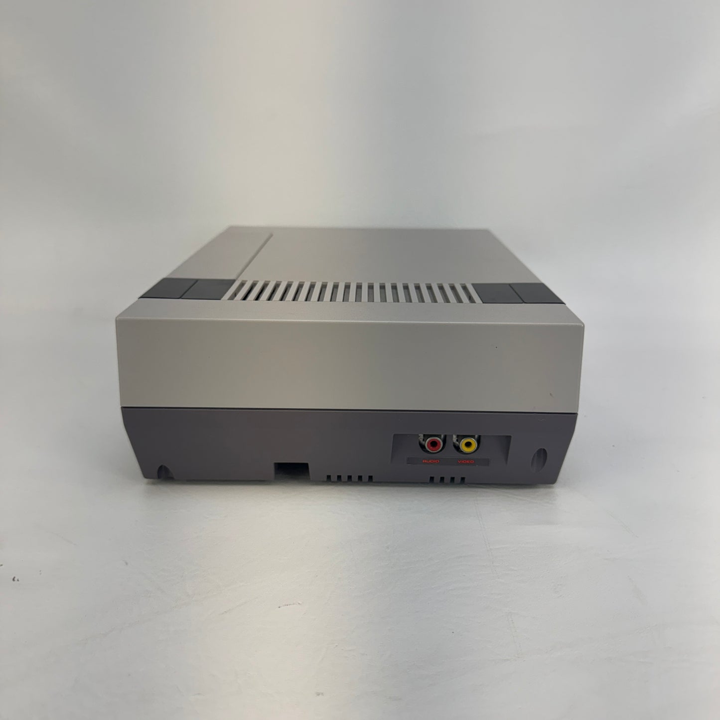 Nintendo Entertainment System NES Video Game Console NES-001 Gray