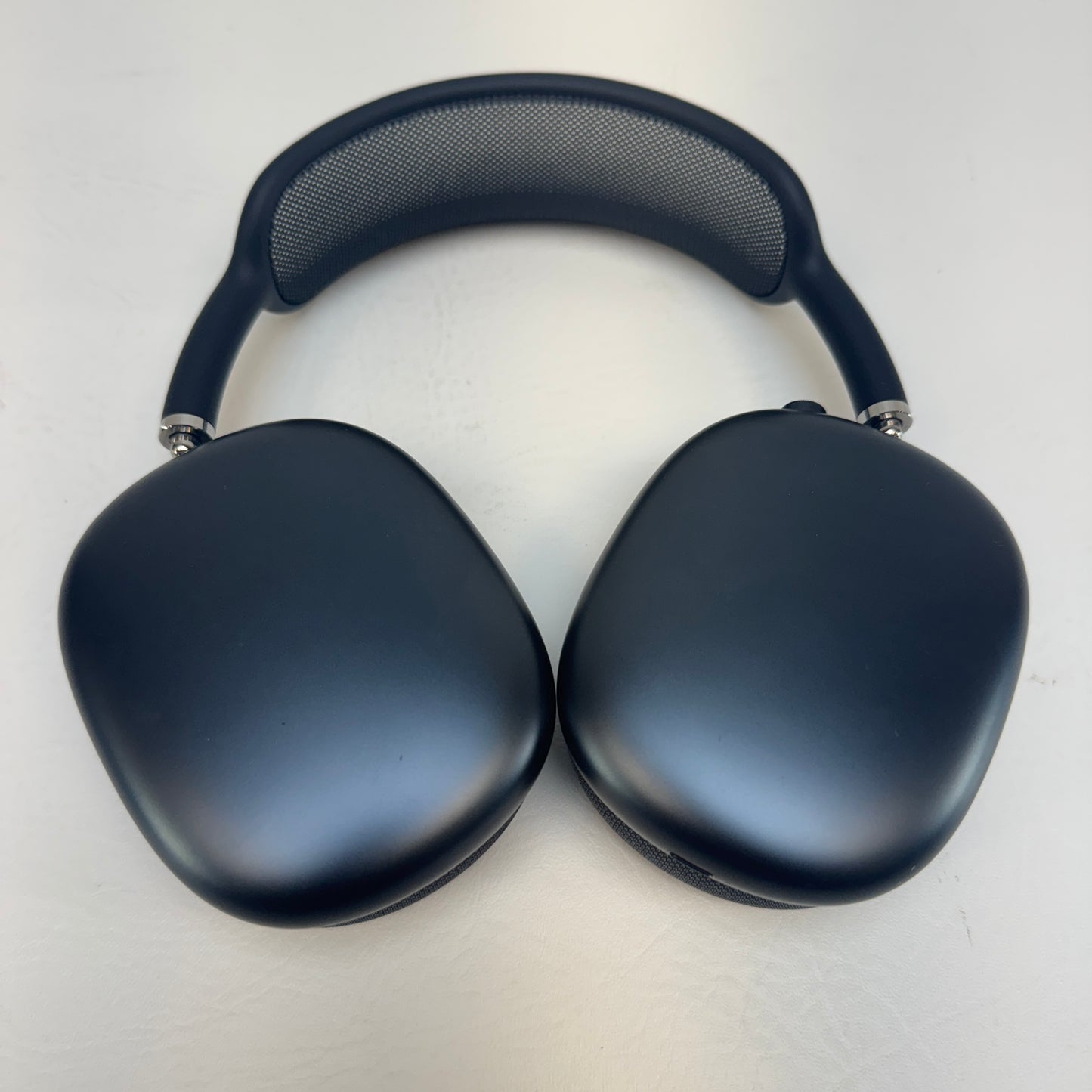 Apple AirPods Max Wireless Over-Ear Headphones Midnight MWW43AM/A