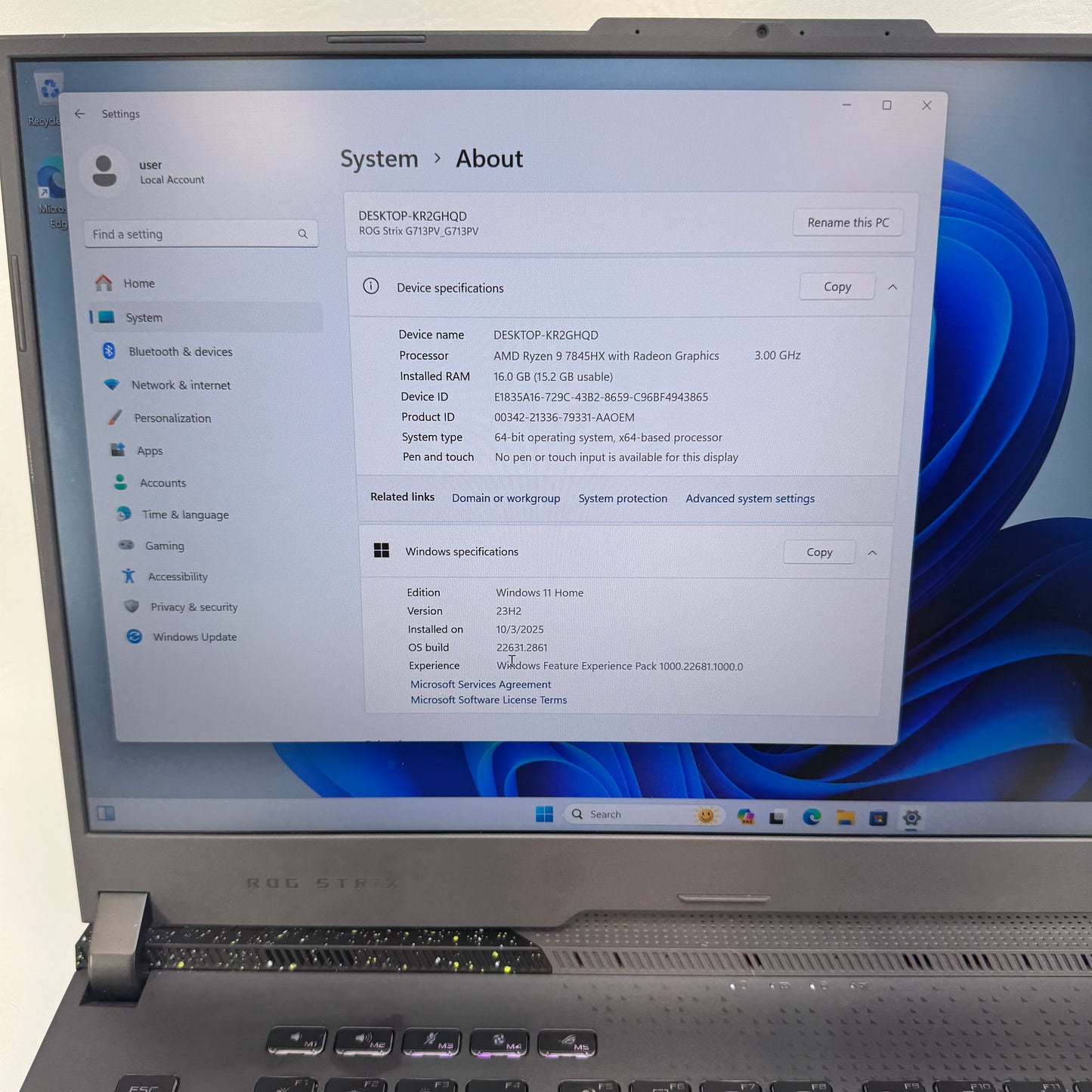 Asus ROG Strix G17 G713P 17.3" Ryzen 9 7845HX 3.0GHz 16GB RAM 1TB SSD