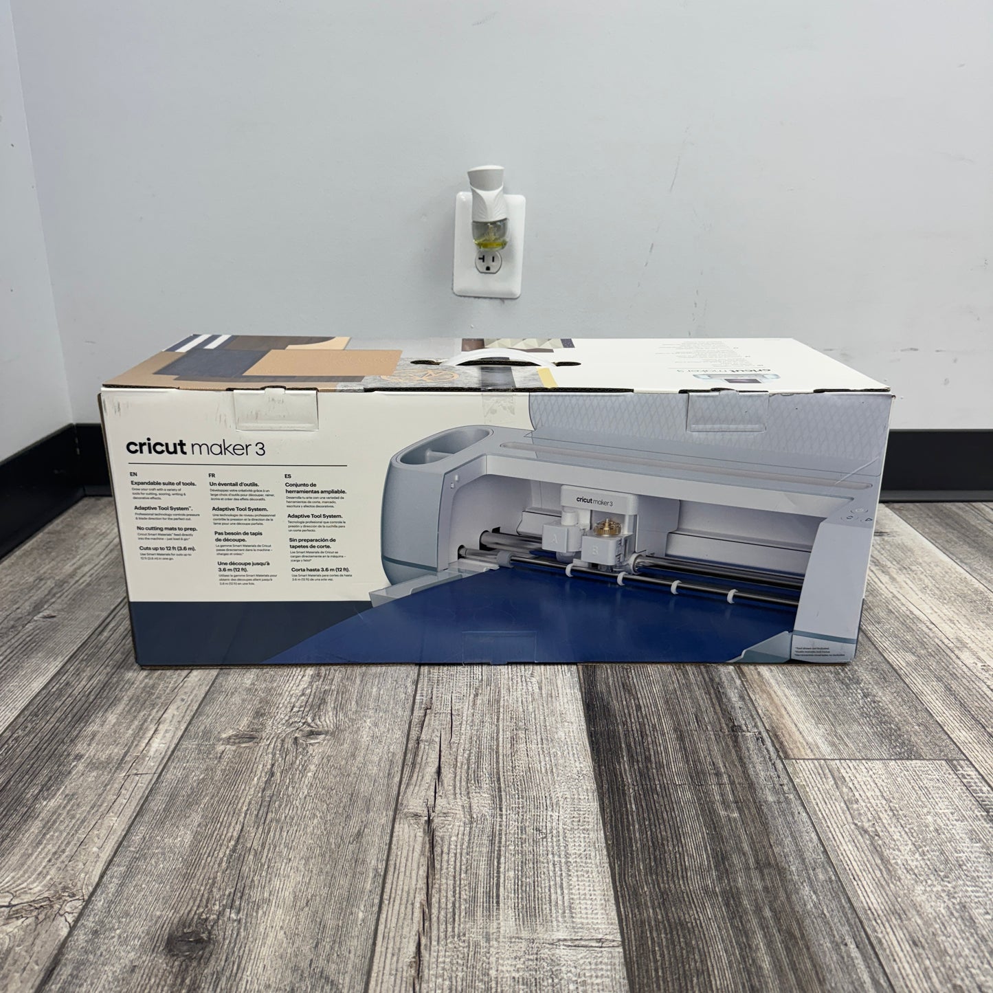 New Cricut Maker 3 Cutting Machine 2008334