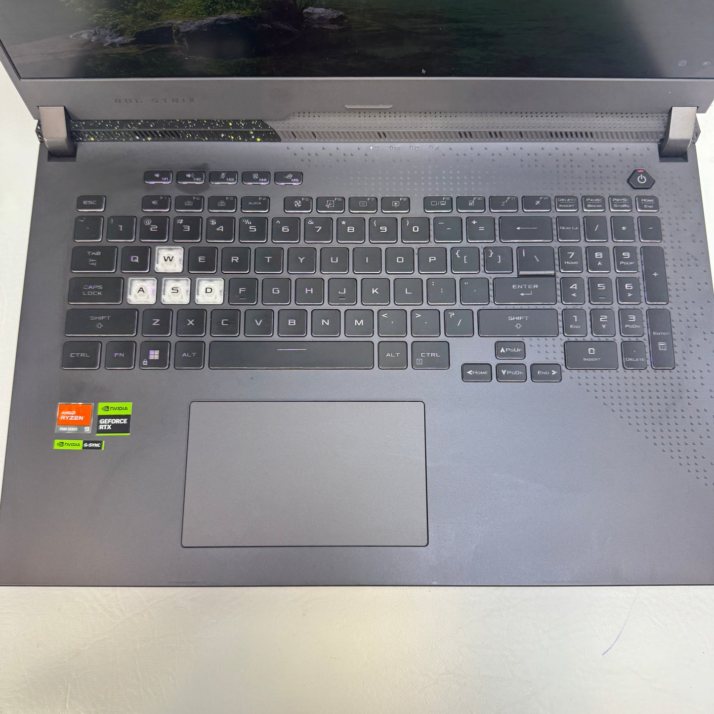 Asus ROG Strix G17 G713P 17.3" Ryzen 9 7845HX 3.0GHz 16GB RAM 1TB SSD