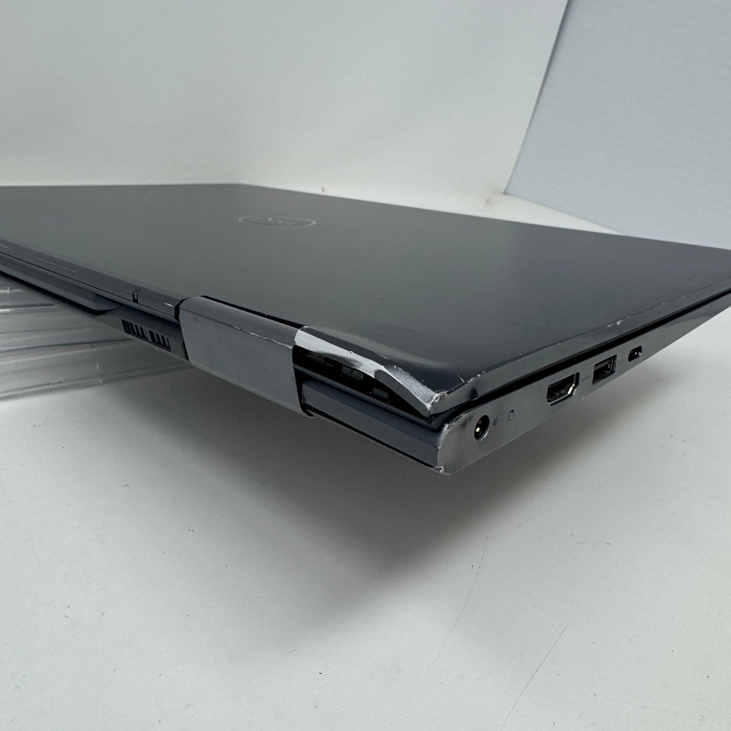 Broken Dell Inspiron 7506 15.6" i7-1165G7 2.8GHz 16GB RAM 1TB Bent Frame