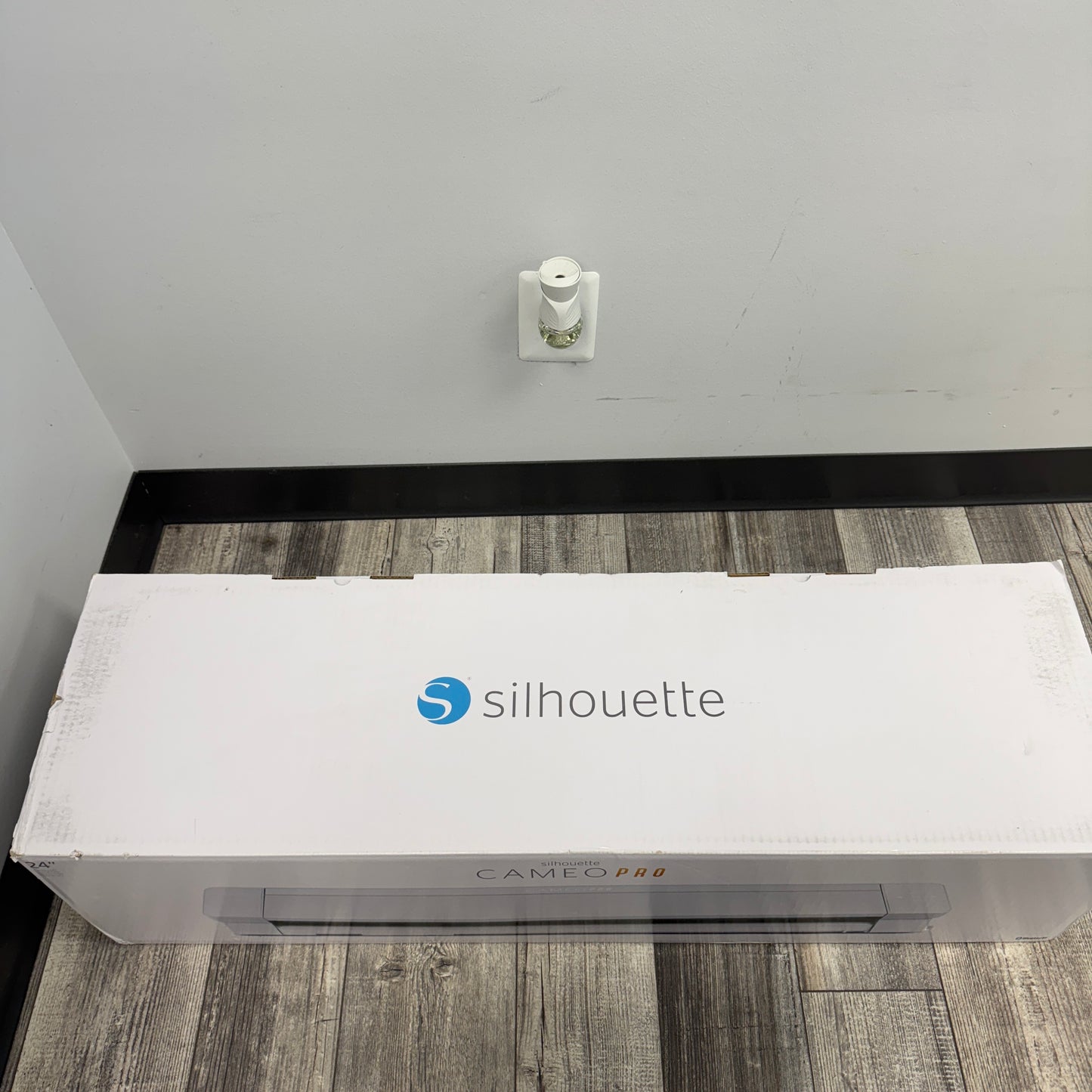 New Silhouette Cameo 4 Pro Cutting Machine SILH-CAMEO-4-PRO-R