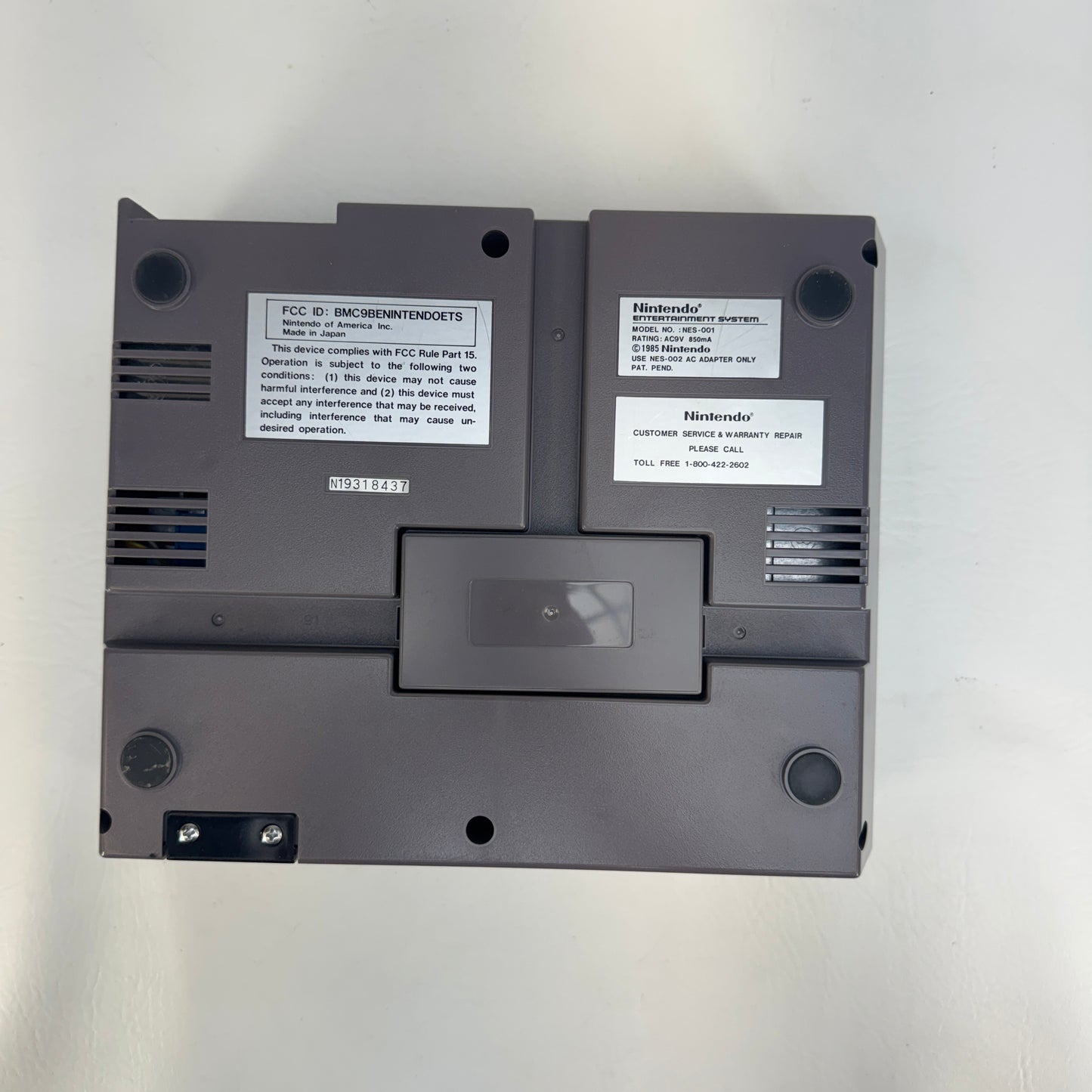 Nintendo Entertainment System NES Video Game Console NES-001 Gray