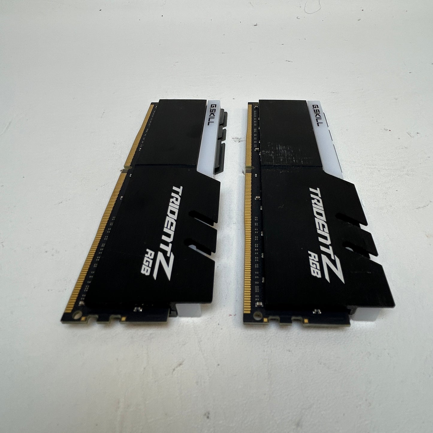 G.Skill Trident Z RGB 32GB (2x16GB) RAM DDR4 3200MHz F4-3200C16D-32GTZR