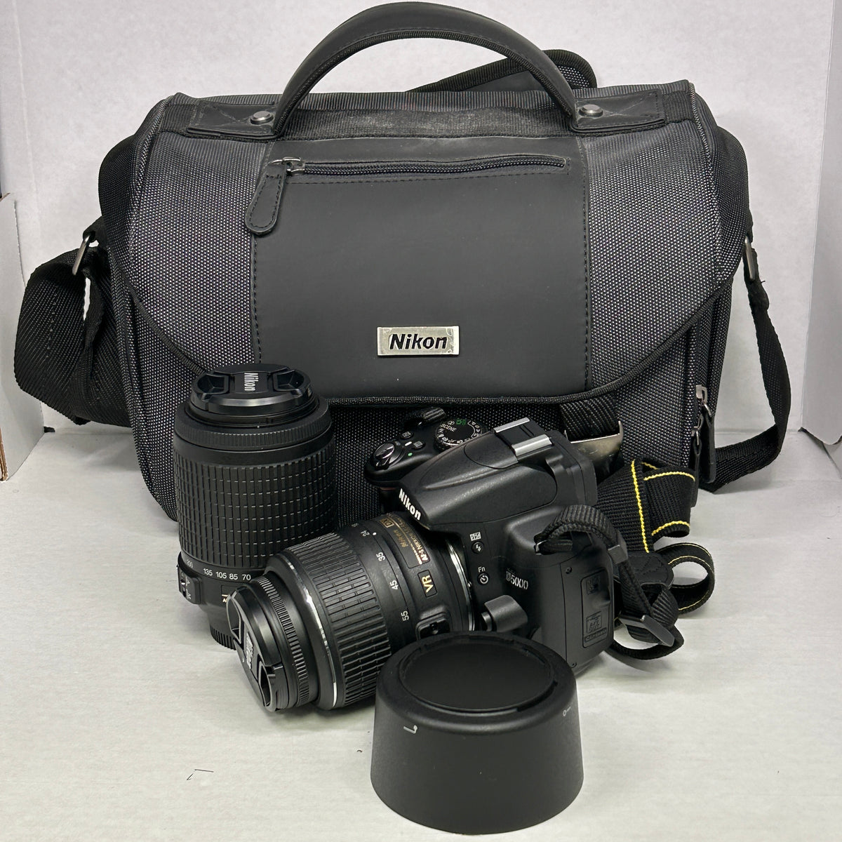 Nikon D5000 12.3MP Digital SLR DSLR Camera
