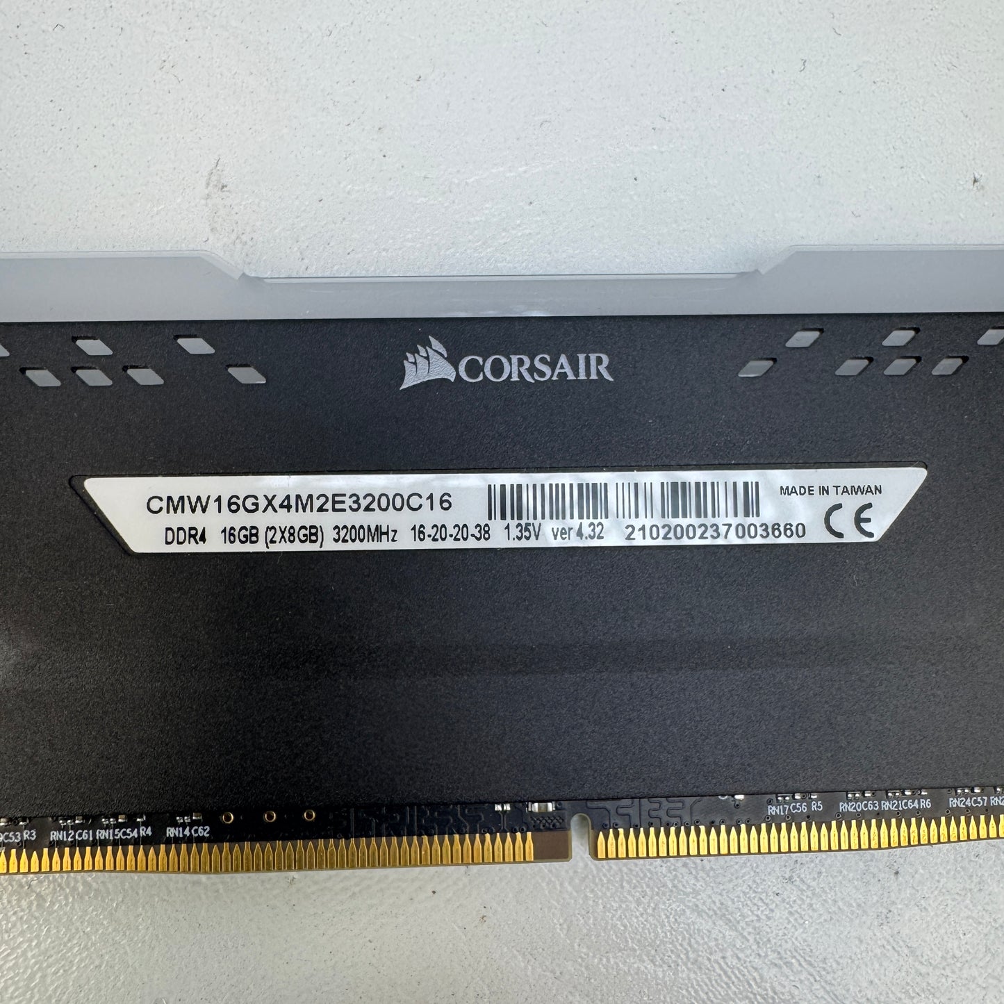 Corsair Vengeance RGB Pro 16GB (2x8GB) RAM DDR4 3200MHz CMW16GX4M2E3200C16