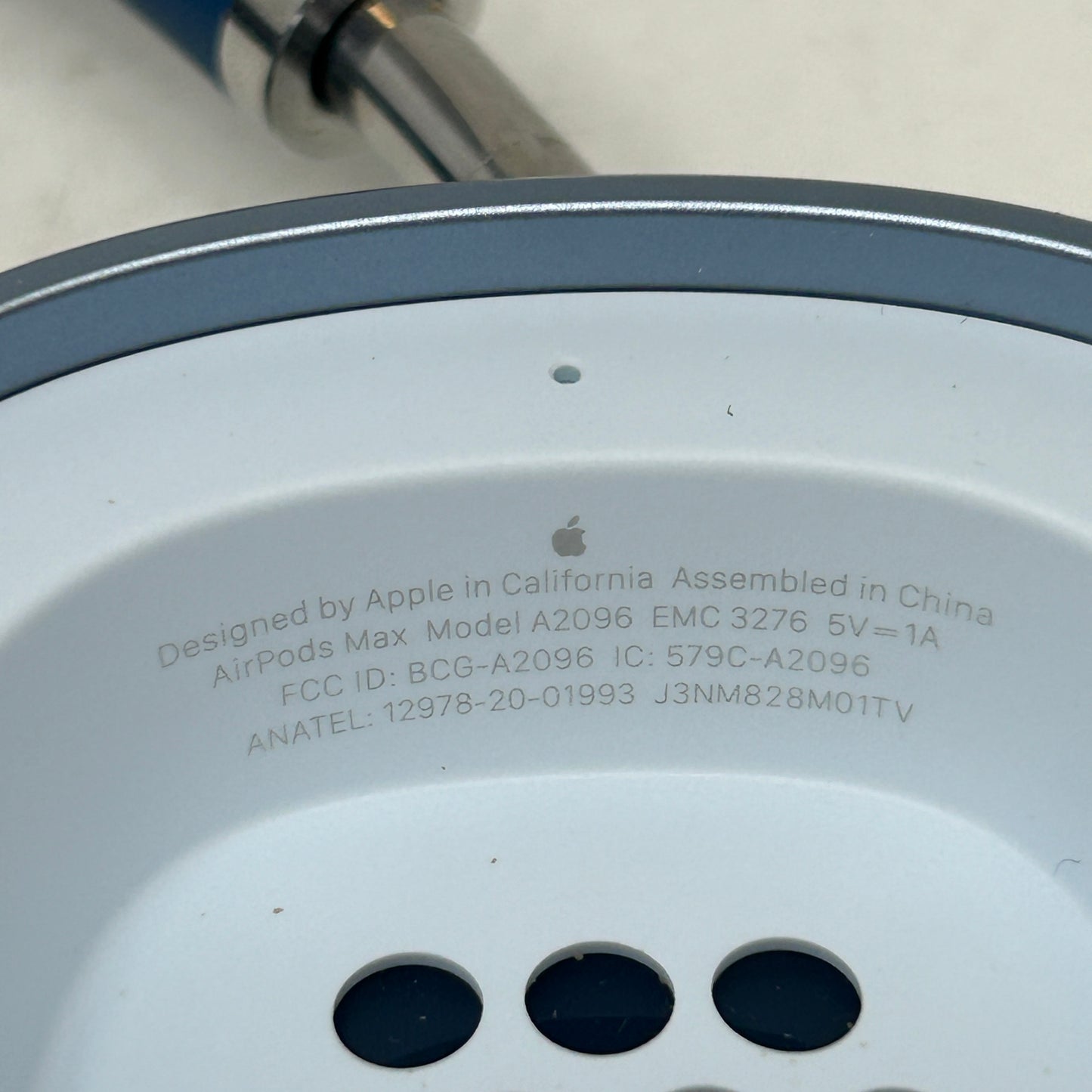 Apple AirPods Max USB-C Wireless Over-Ear Headphones Blue MWW63AM/A