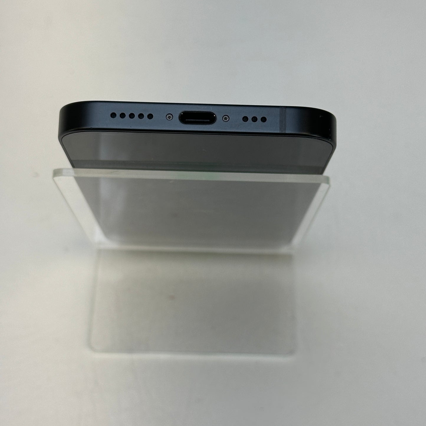 Factory Unlocked Apple iPhone 16e 128GB Black MD0D4LL/A
