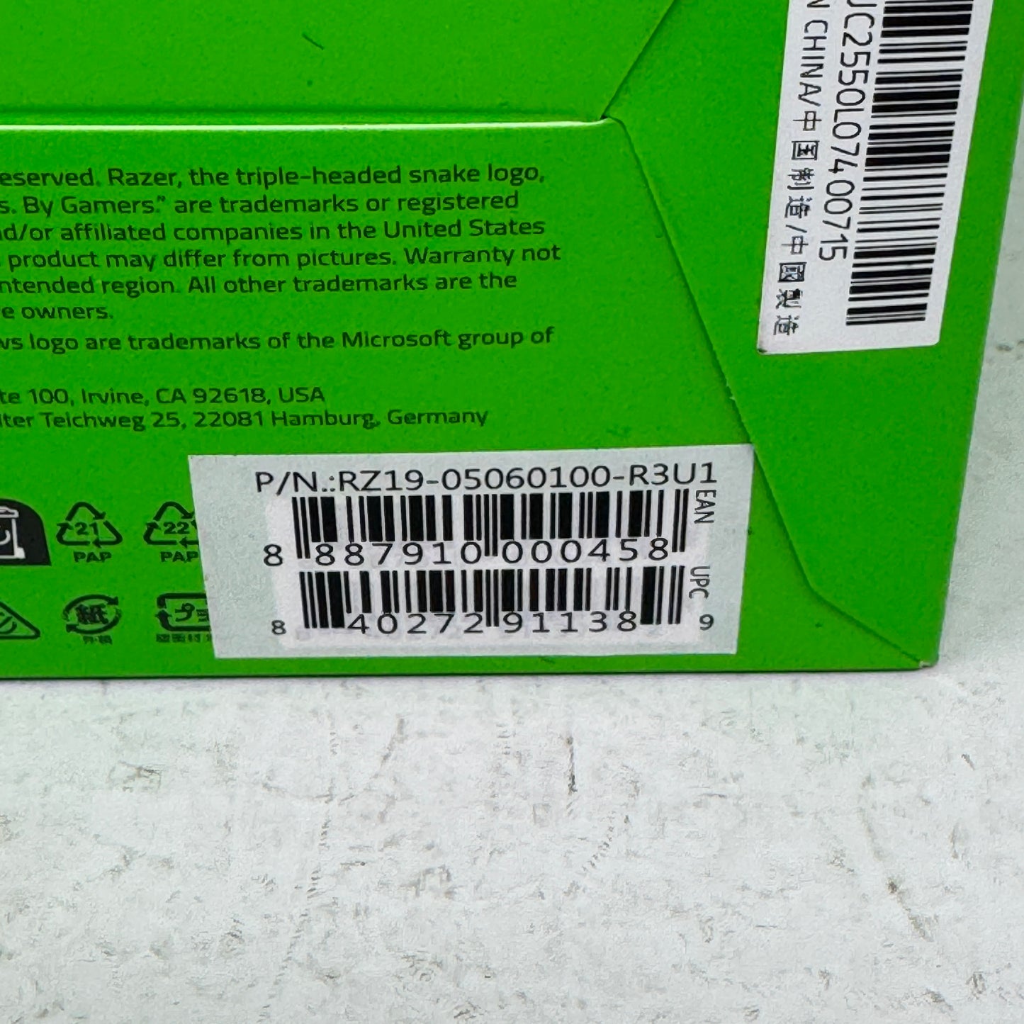 New Razer Seiren v3 Chroma RGB USB Microphone RZ19-0506