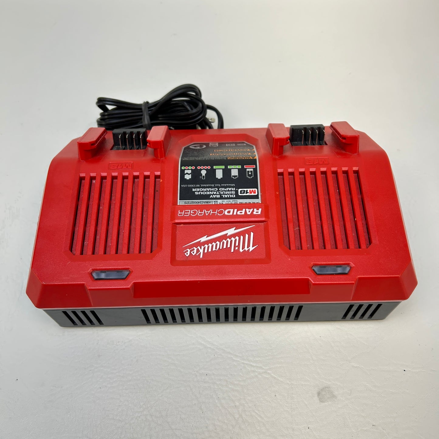 Milwaukee 48-59-1802 M18 18V Dual Bay Simultaneous Rapid Charger