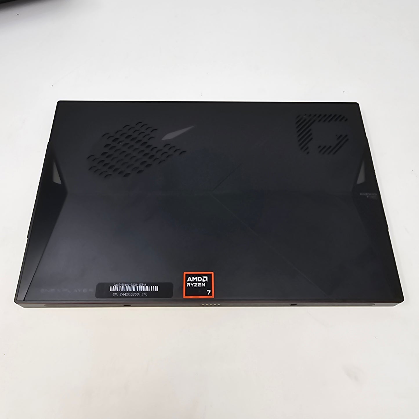 OneXPlayer X1 Pro 10.95" AMD Ryzen 7 8840U 32GB 1TB Black