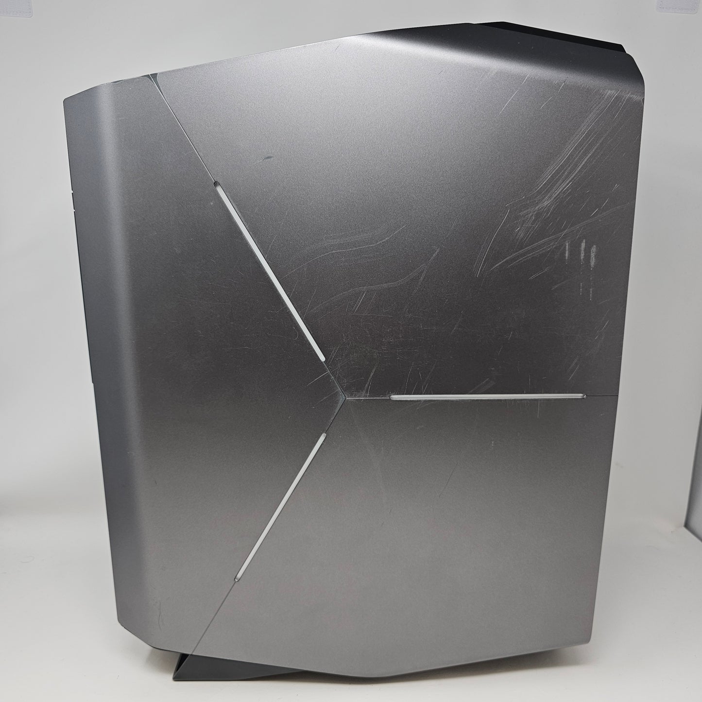 Alienware Aurora R6 i7-7700 16GB RAM 2TB GeForce GTX 1080
