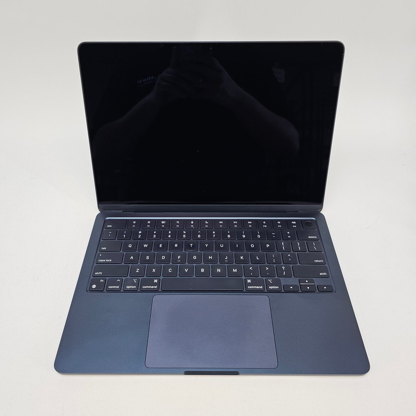 2022 Apple MacBook Air 13.6" M2 10C GPU 3.5GHz 24GB RAM 1TB SSD A2681