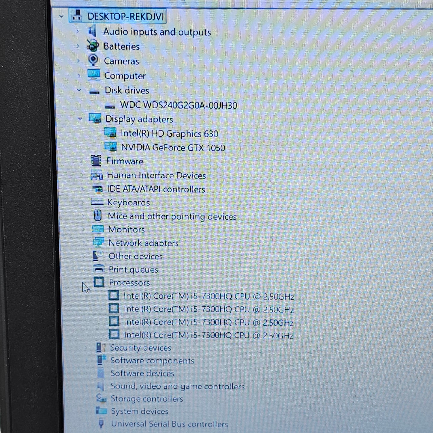 Dell Inspiron 15 5577 15.6"  i5-7300HQ 2.5GHz 8GB RAM 256GB SSD GeForce GTX 1050