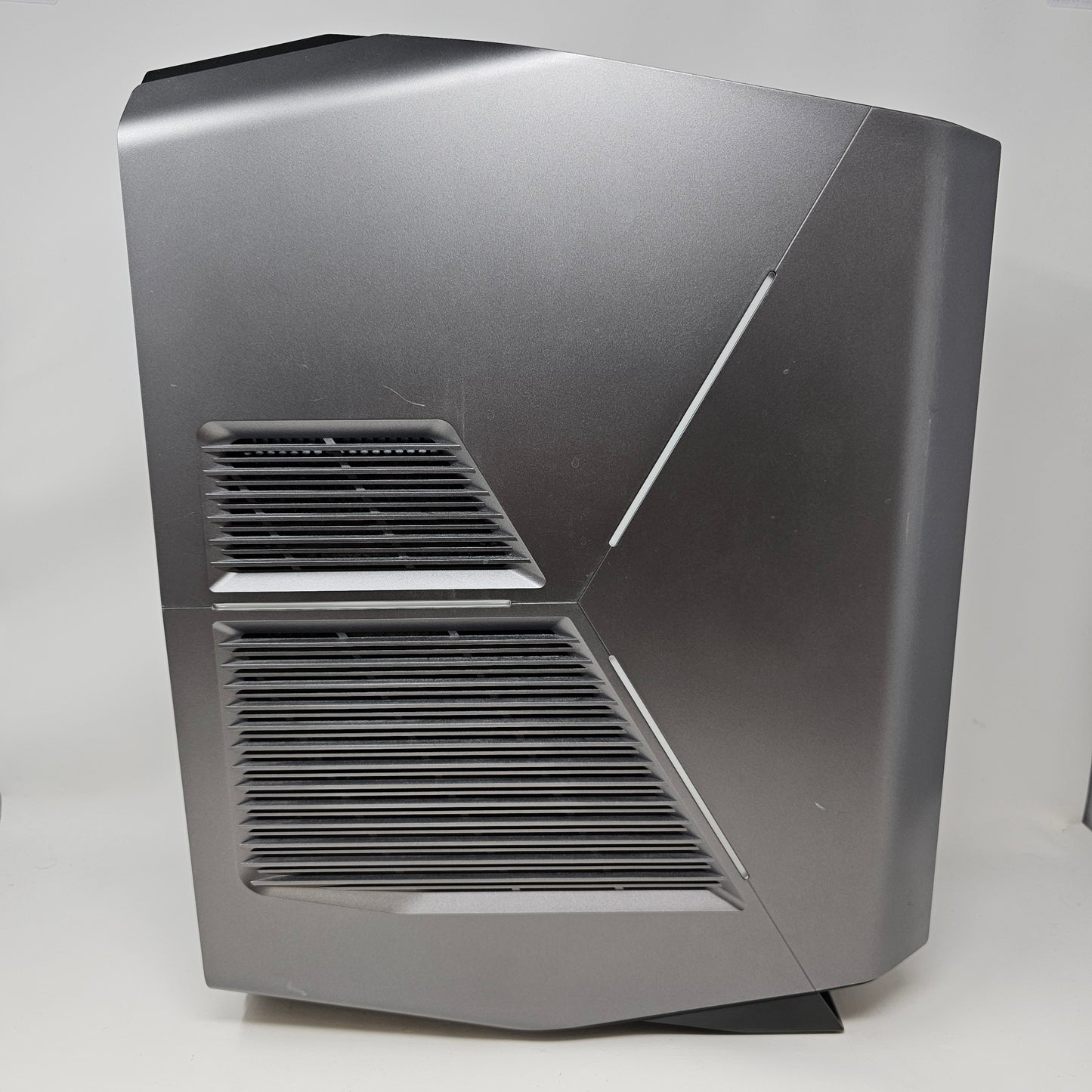Alienware Aurora R6 i7-7700 16GB RAM 2TB GeForce GTX 1080