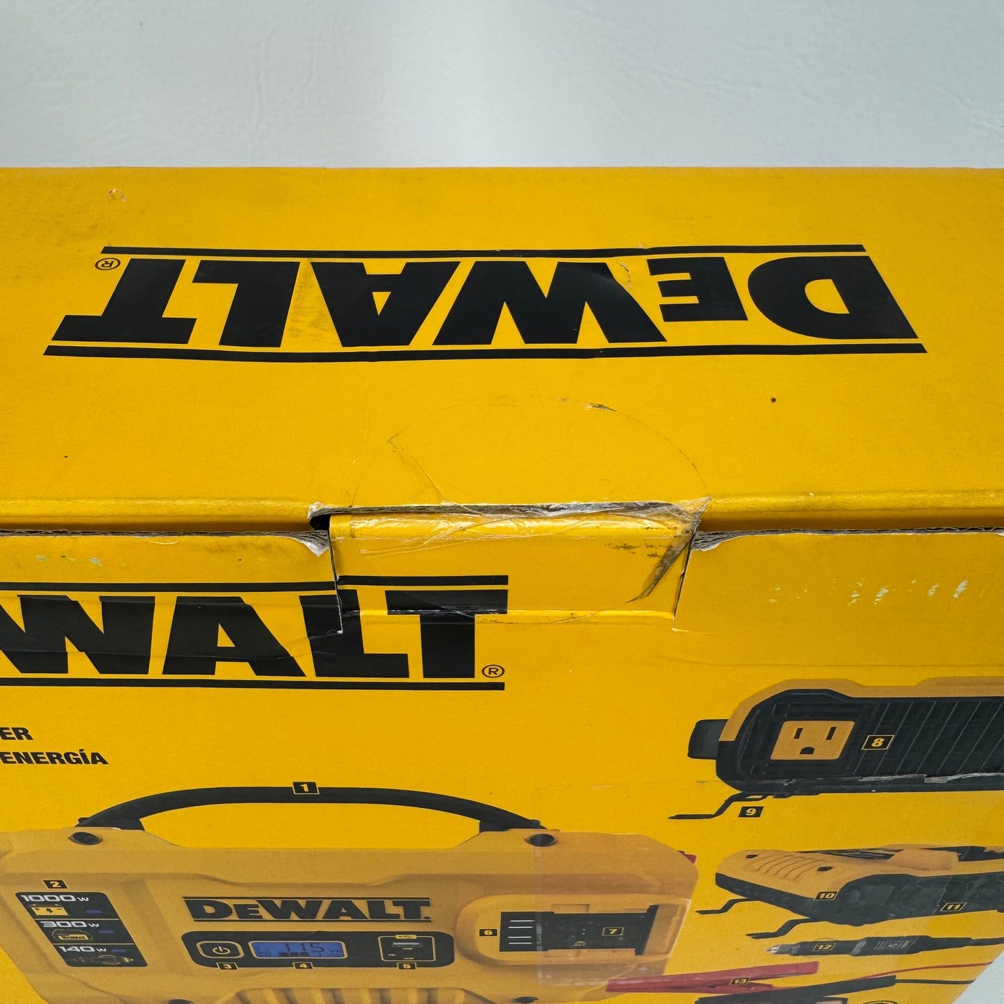 New DeWalt DXAEPIP3W Power Inverter