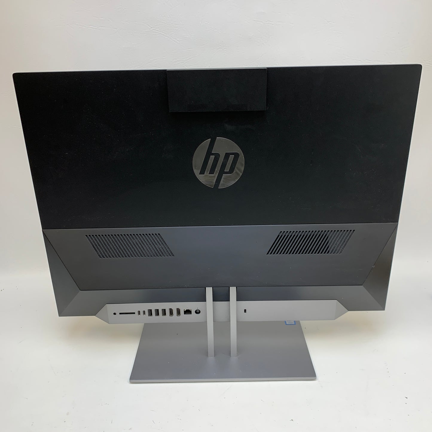 HP Pavilion 23.8" i5-8400T 1.70GHz 8GB RAM 1TB HDD