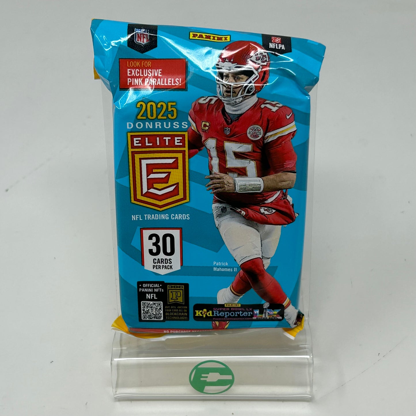 Lot of 8 New Panini 2025 Donruss Elite  NFL Football Card Packs