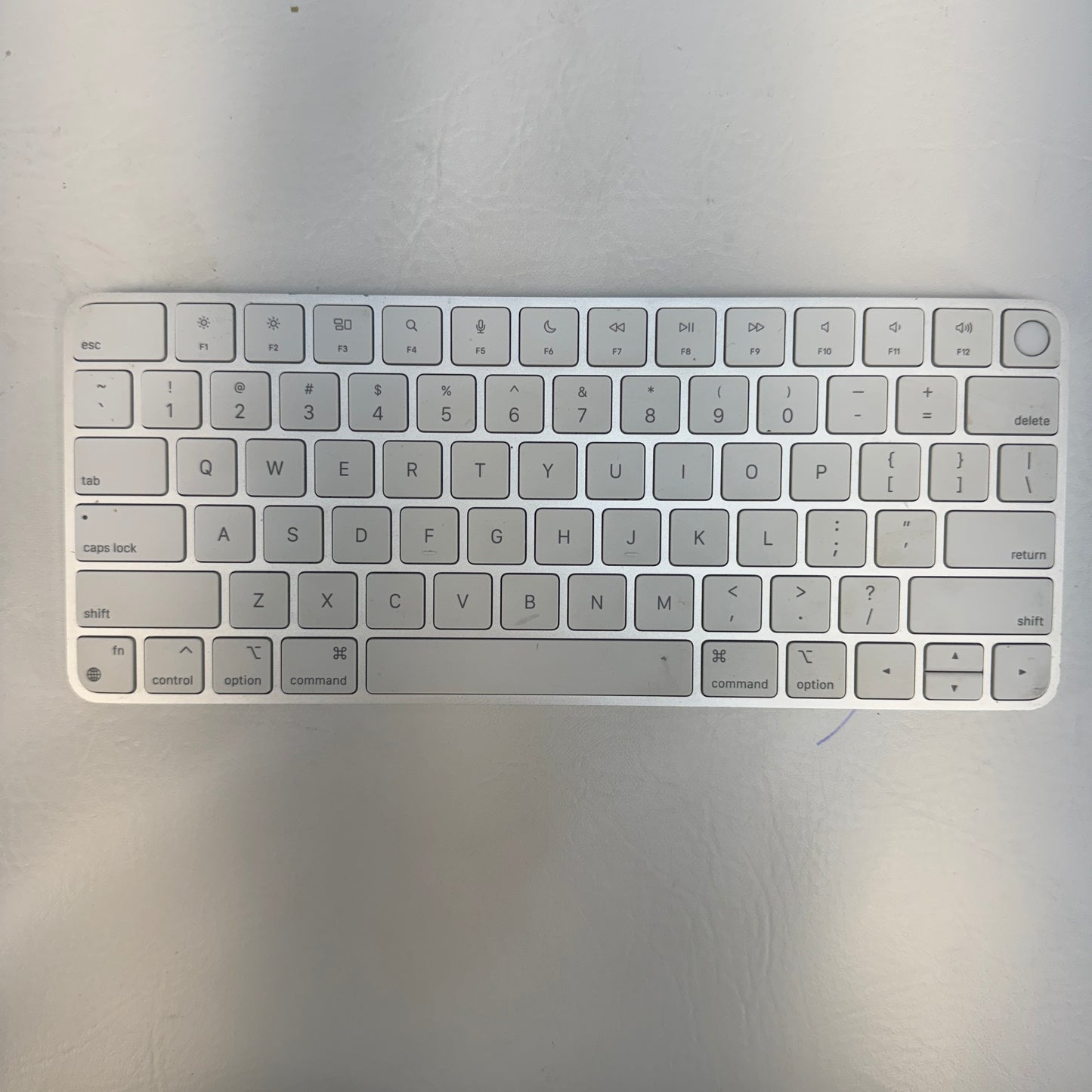2021 Apple iMac 24" M1 3.2GHz 8GB RAM 256GB SSD Silver MGPC3LL/A