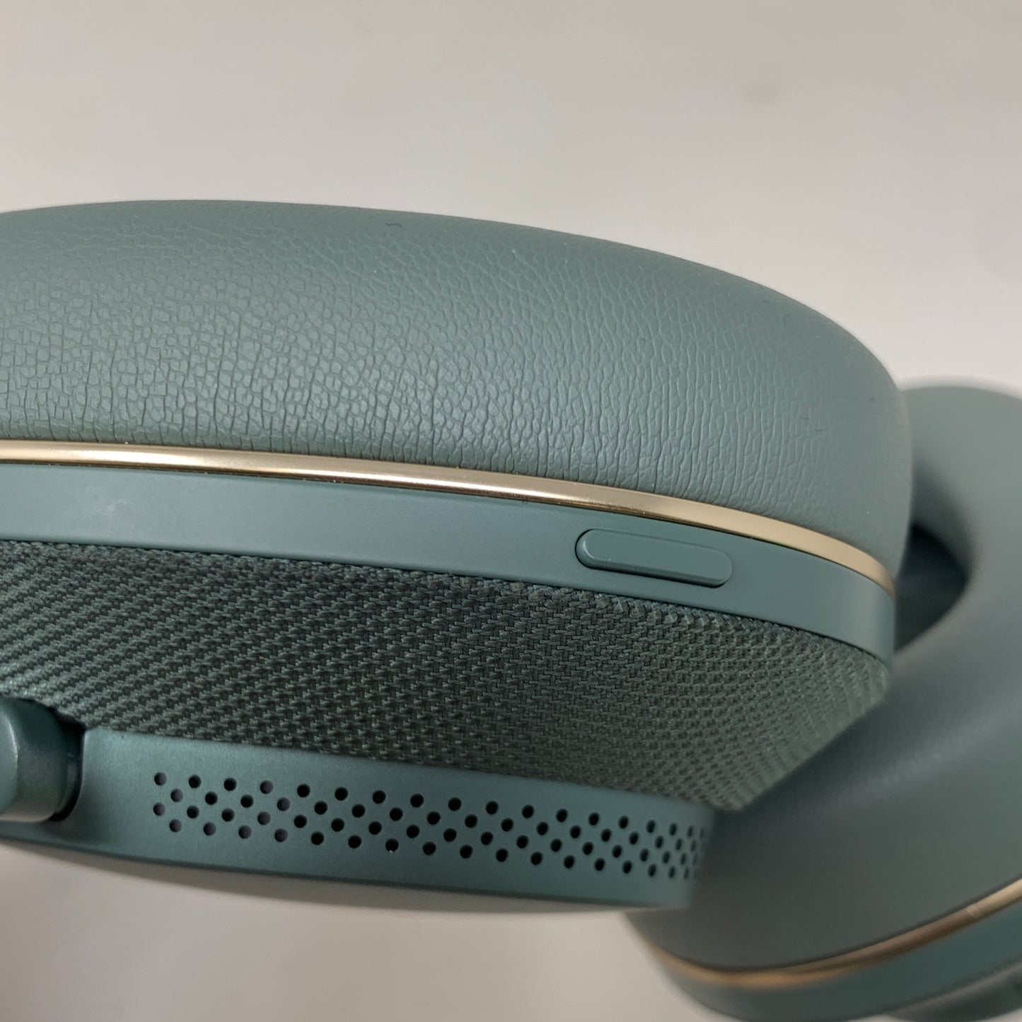 Bowers & Wilkins PX7 S2e Headphones 2411