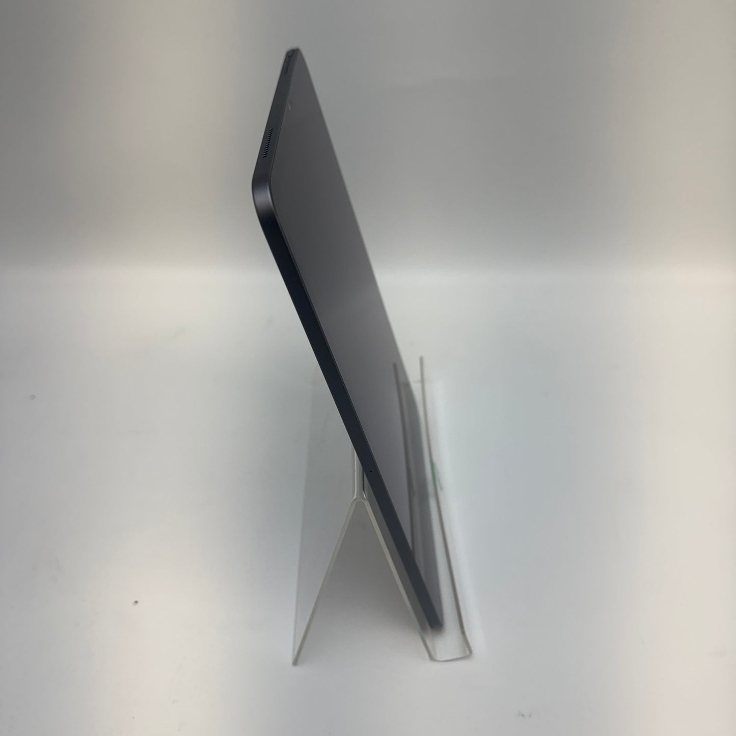 WiFi Only Apple iPad Pro 11" 1st Gen 64GB 14.4 Space Gray MTXN2LL/A