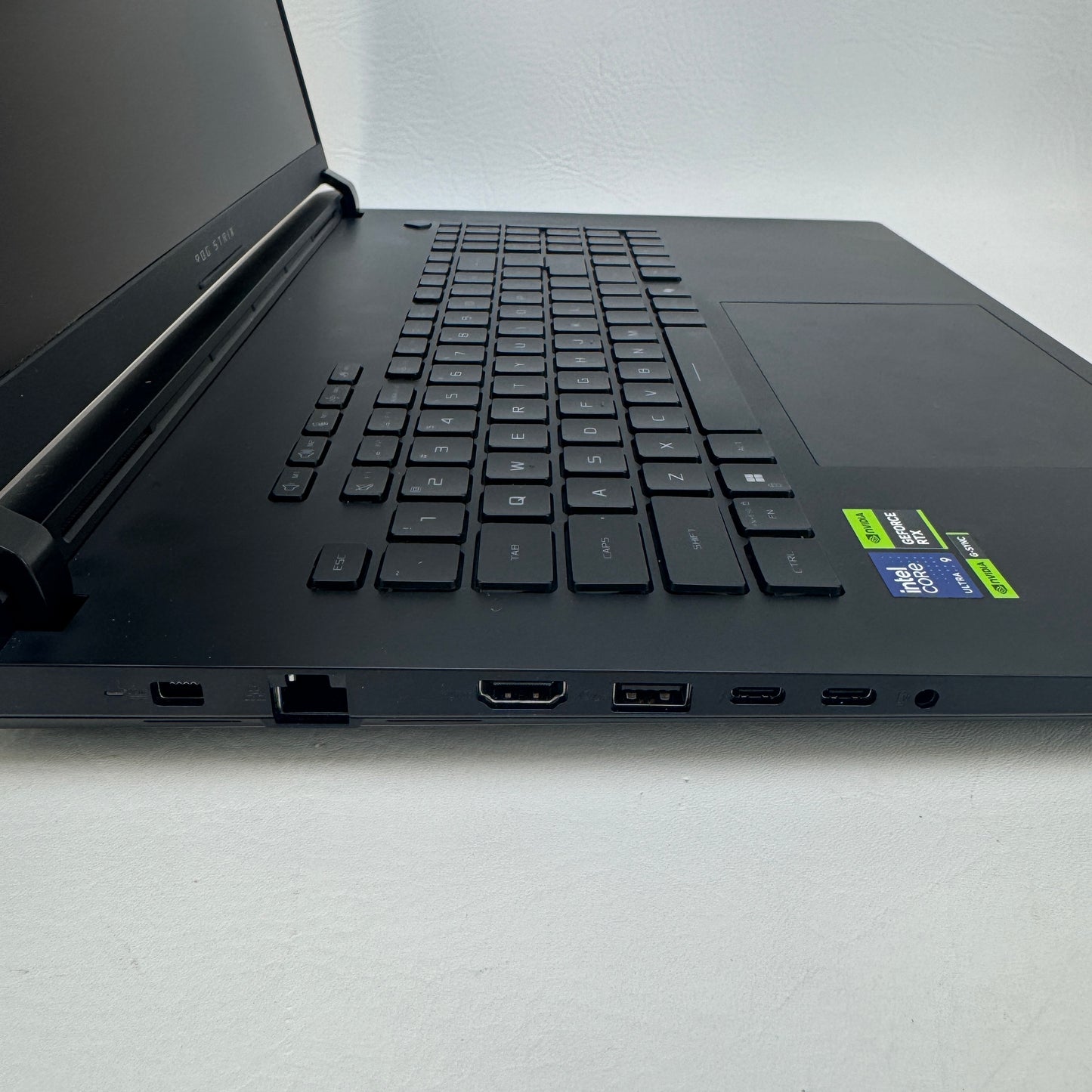 Asus ROG Strix Scar 18 G835L 18" Core Ultra 9 275HX 64GB RAM 2TB SSD RTX 5090