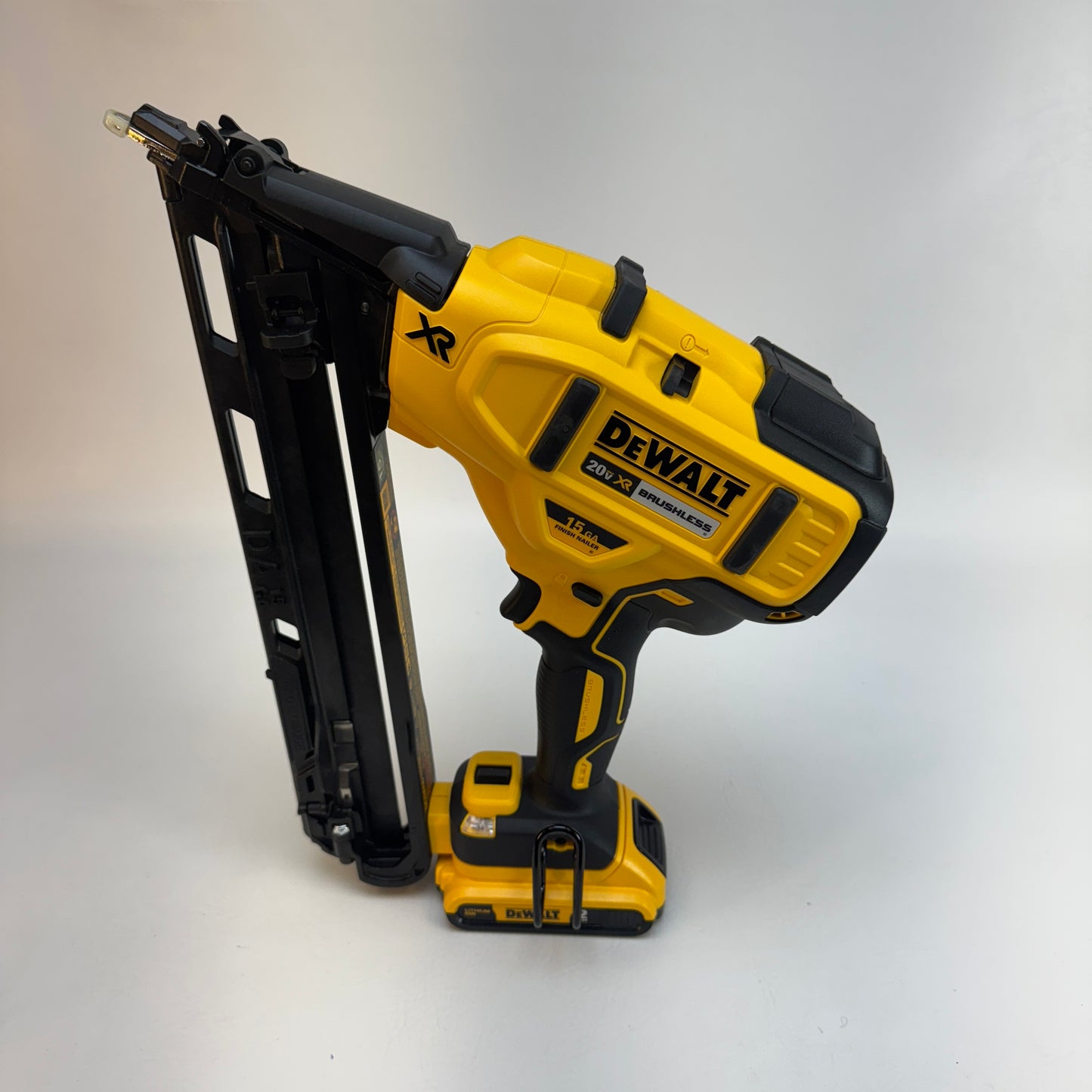 DeWalt DCN650 20V MAX Brushless 15GA Nail Finisher