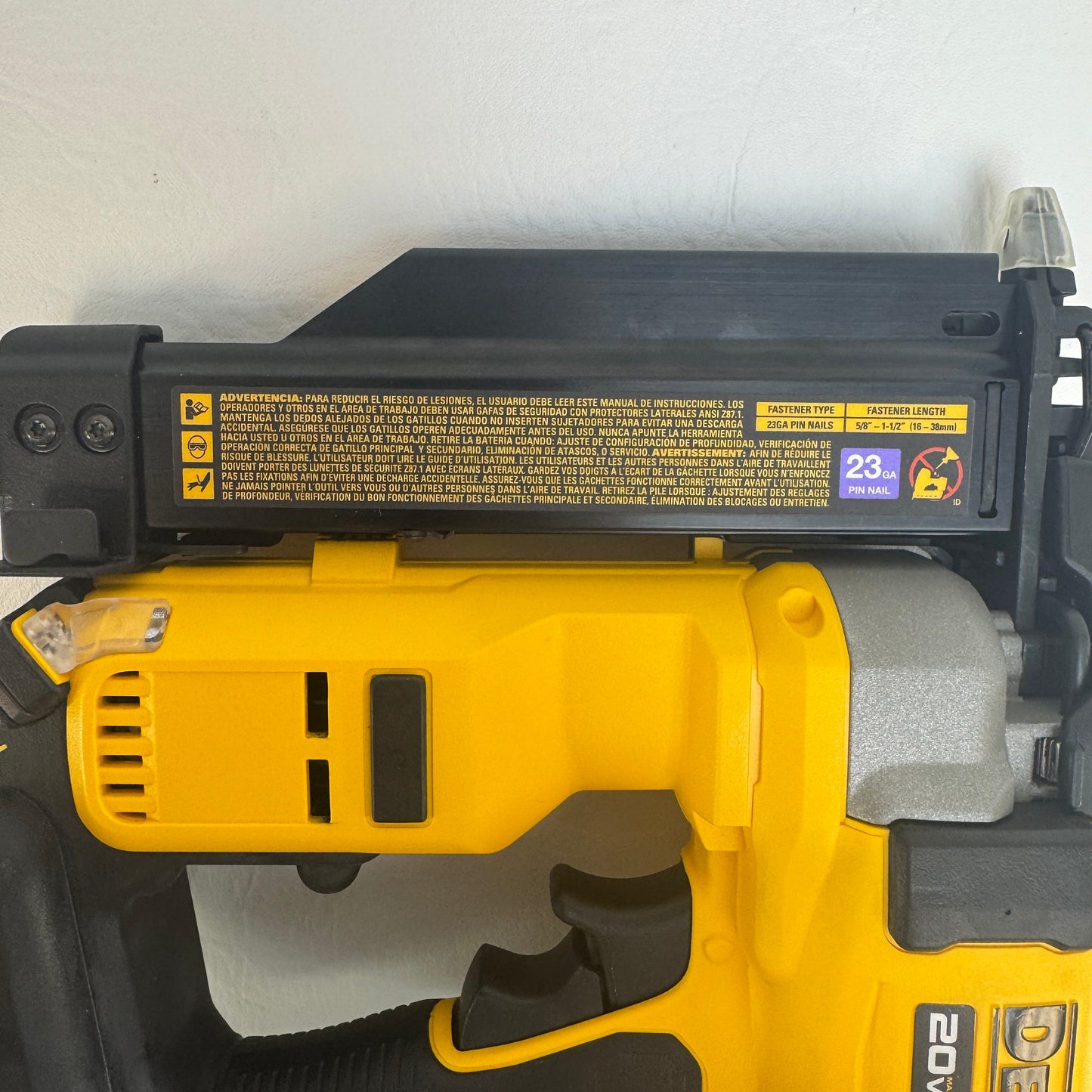 DeWalt DCN623 20V MAX 23GA Pin Nail