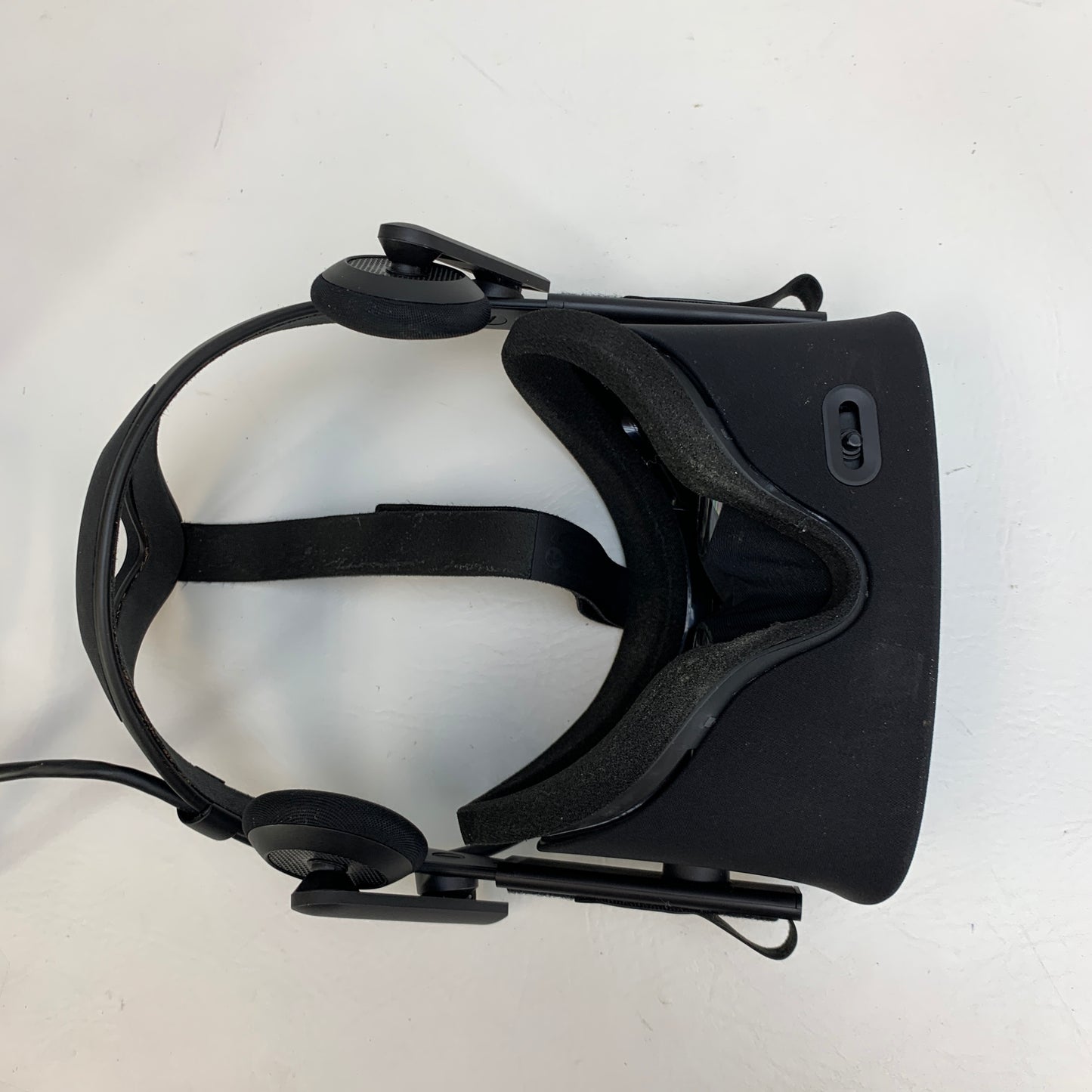 Oculus Rift Standalone All-in-One VR Headset CV1