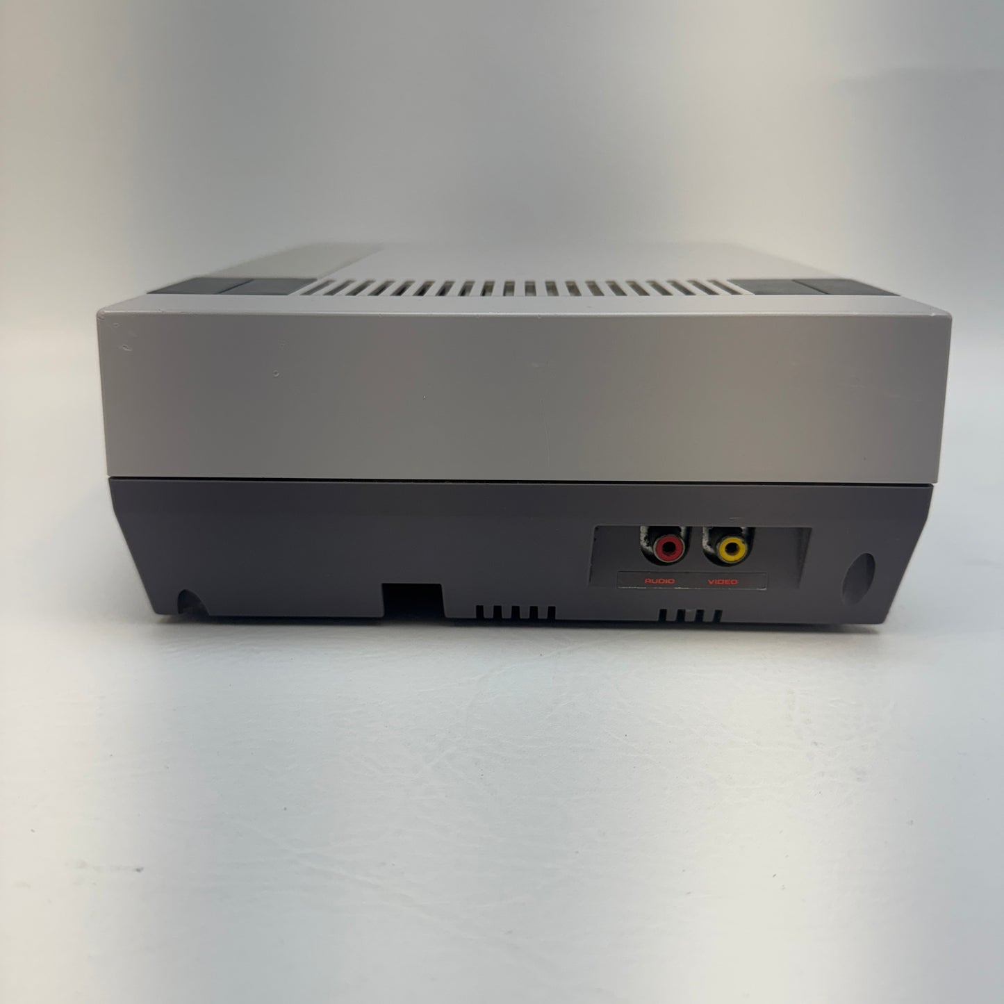 Nintendo Entertainment System NES Video Game Console NES-001 Gray
