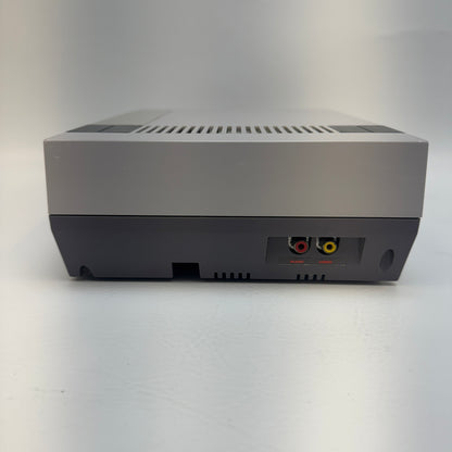 Nintendo Entertainment System NES Video Game Console NES-001 Gray