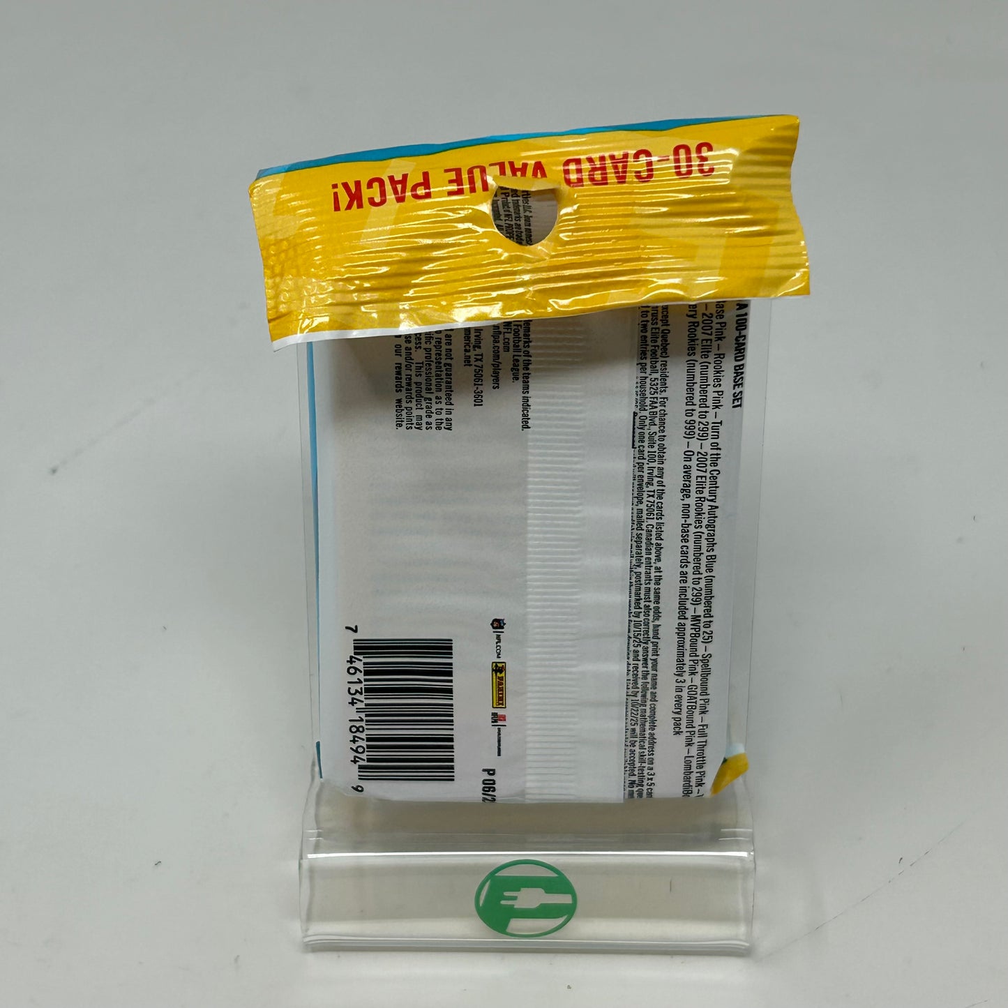 Lot of 8 New Panini 2025 Donruss Elite  NFL Football Card Packs