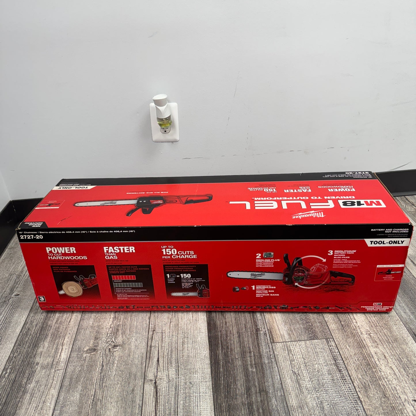 New Milwaukee 2727-20 M18 18V Chain Saw