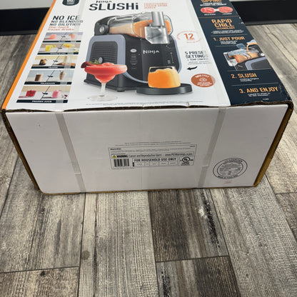 New Shark Slushi Frozen Drink Maker FS301