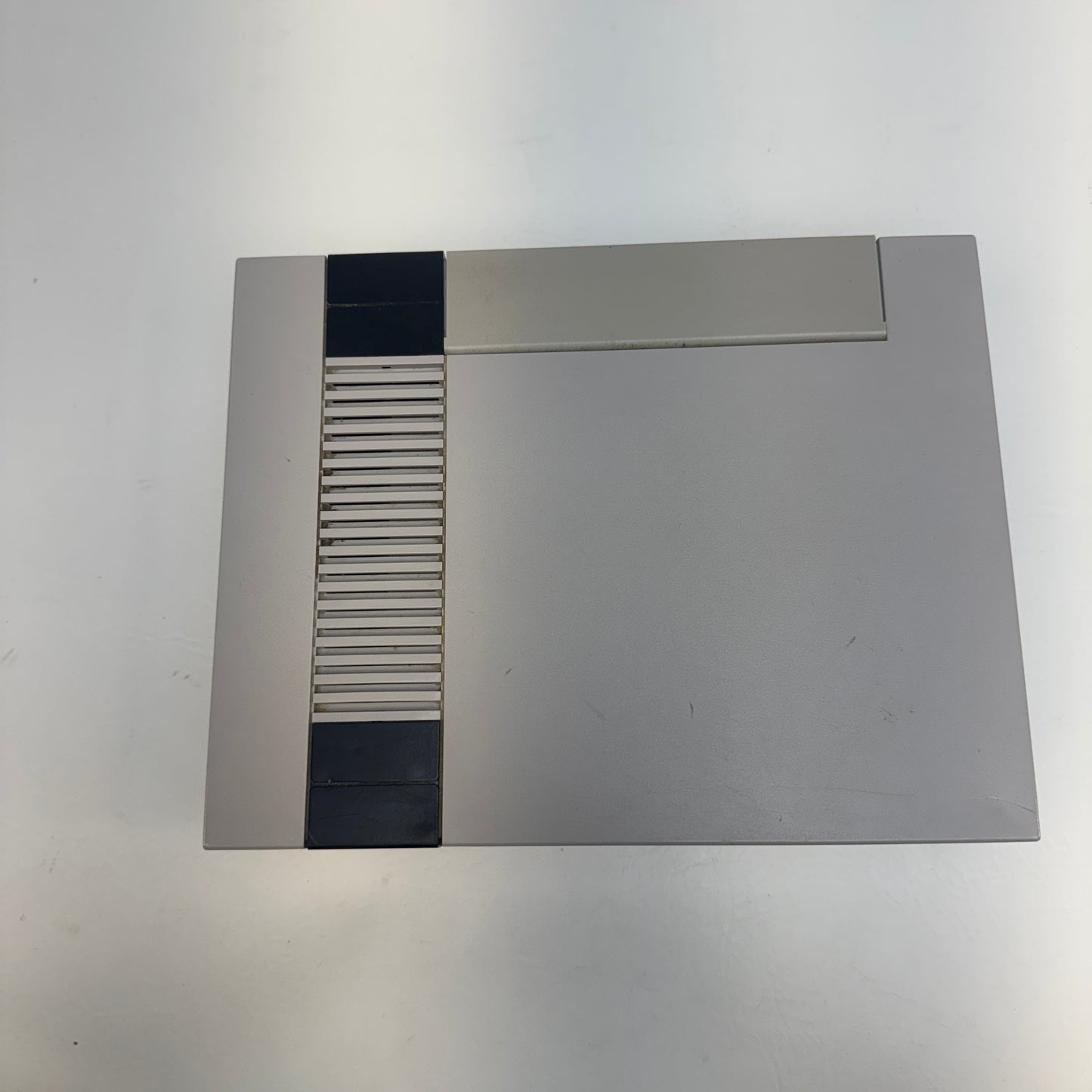 Nintendo Entertainment System NES Video Game Console NES-001 Gray