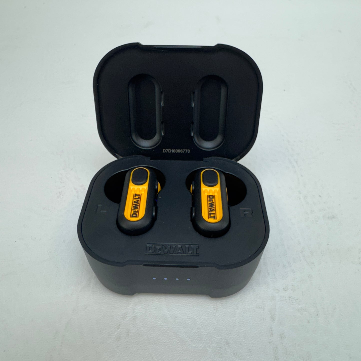 Dewalt DXMA1902092 Active Noise Cancellation Headphones  Black