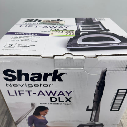 New Shark Navigator Lift-Away Deluxe Vacuum Cleaner UV440