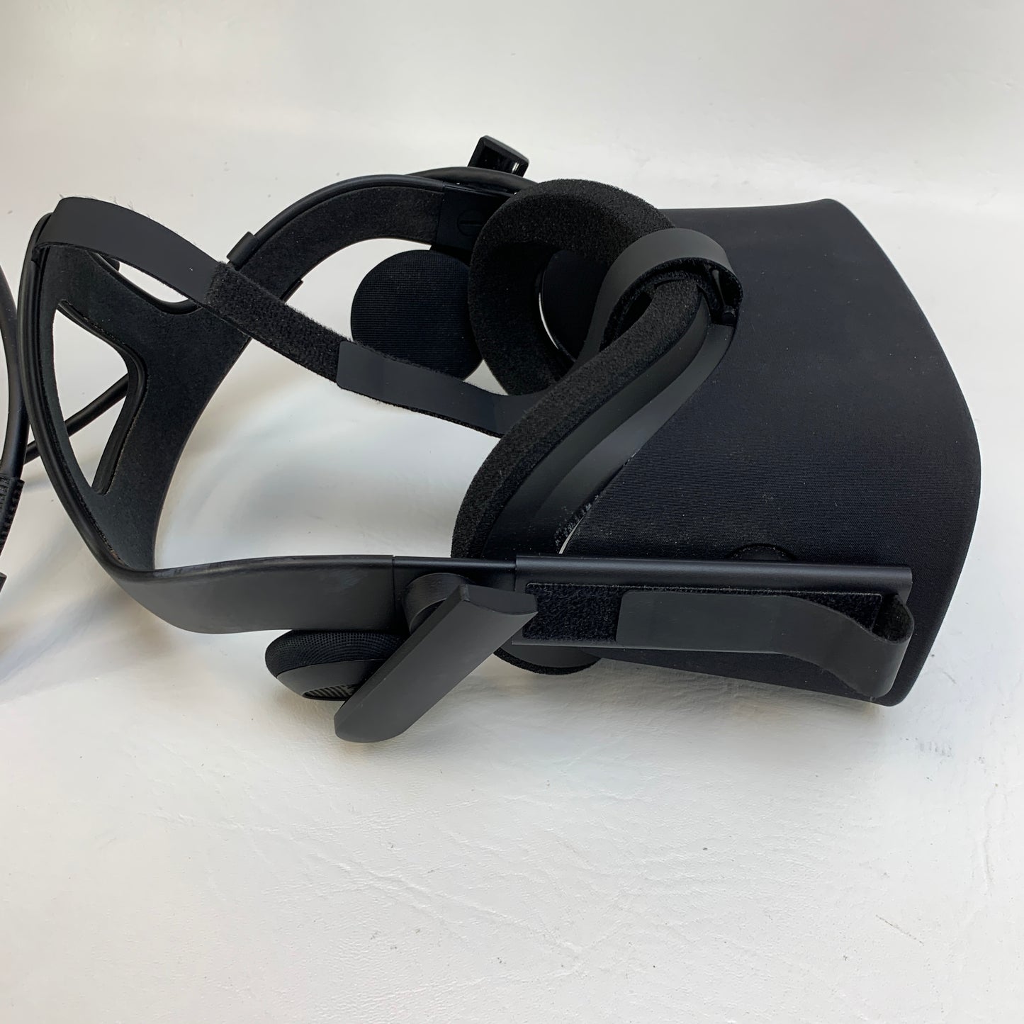 Oculus Rift Standalone All-in-One VR Headset CV1