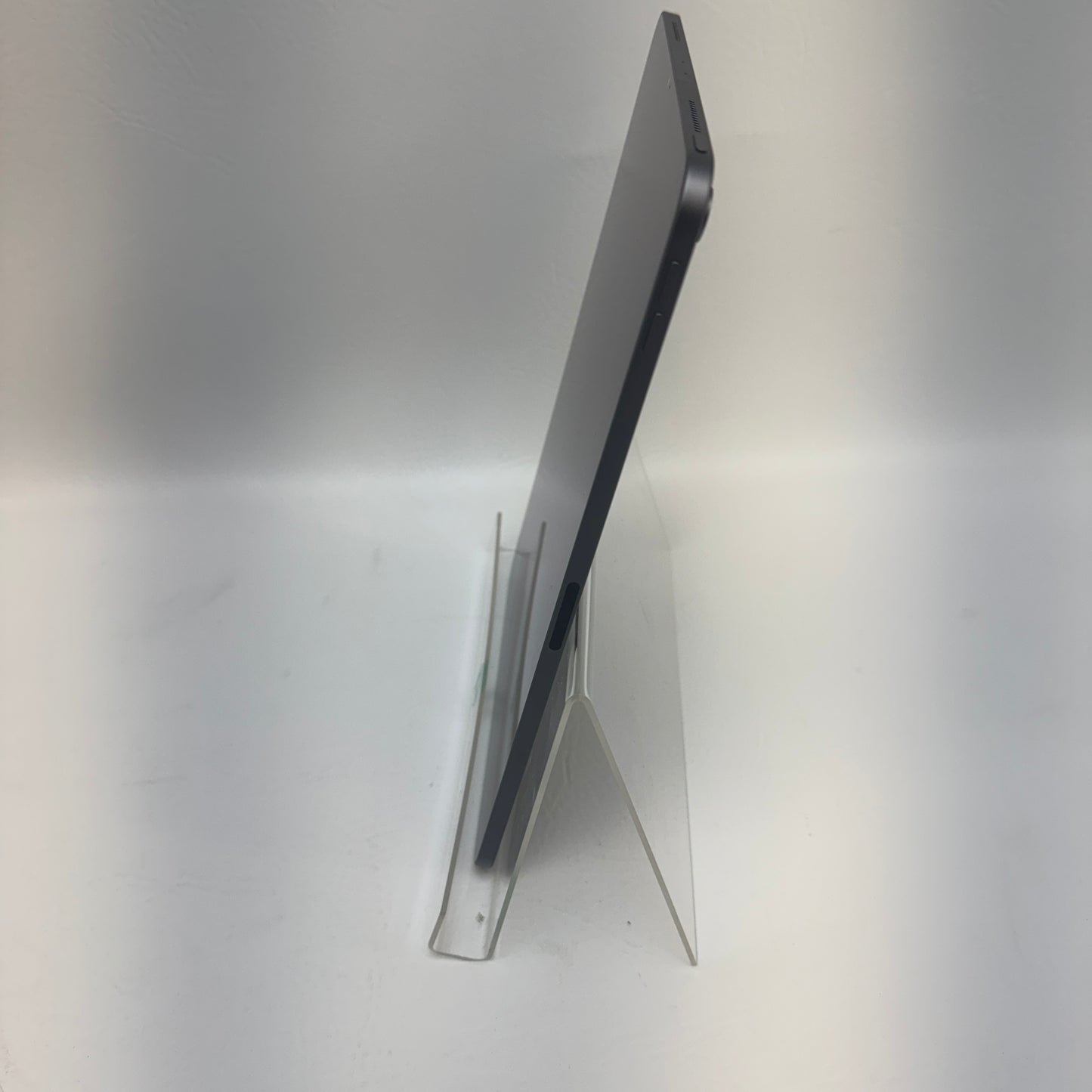 WiFi Only Apple iPad Pro 11" 1st Gen 64GB 14.4 Space Gray MTXN2LL/A