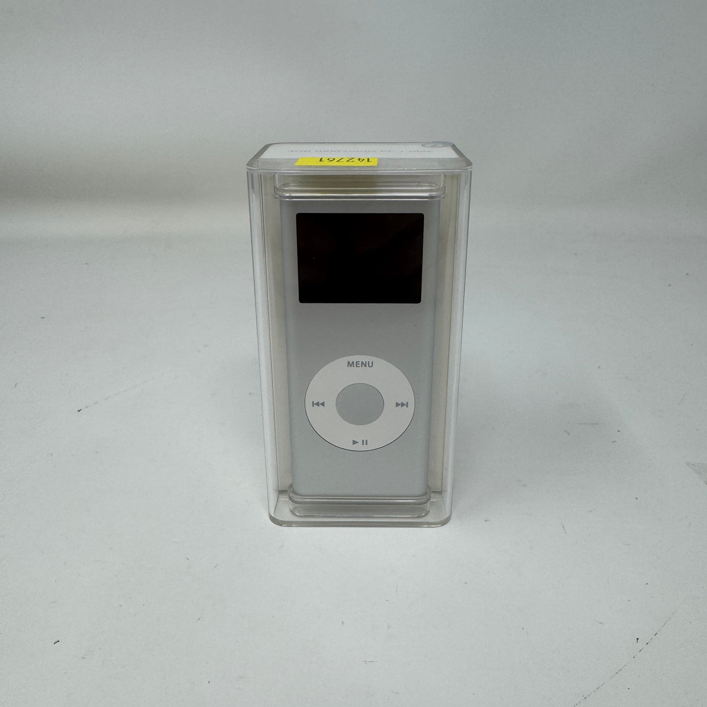 New Apple iPod Nano 2nd Gen 4GB Silver A1199